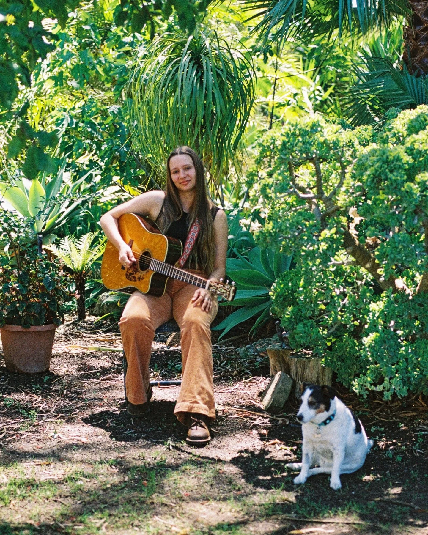 Just popping on here to remind all you lovely people about this upcoming show ~ Season Songbirds ~ this Sunday 🎶🐦&zwj;⬛ It will be a wonderful afternoon full of songs, stories, art &amp; connection ~ I&rsquo;ll be sharing the stage with @autumnsage