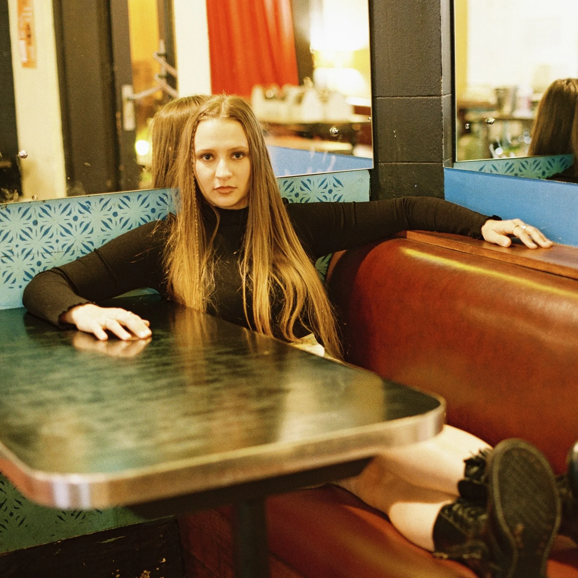 Royale with Cheese please &hellip;.. 🍔

I&rsquo;ve been loving delving through old photos as of late - these were taken by @robsolete_format last year at one of my Go To Places - the good ol @themooncafe 🌝 I used to frequent it quite a lot when I w
