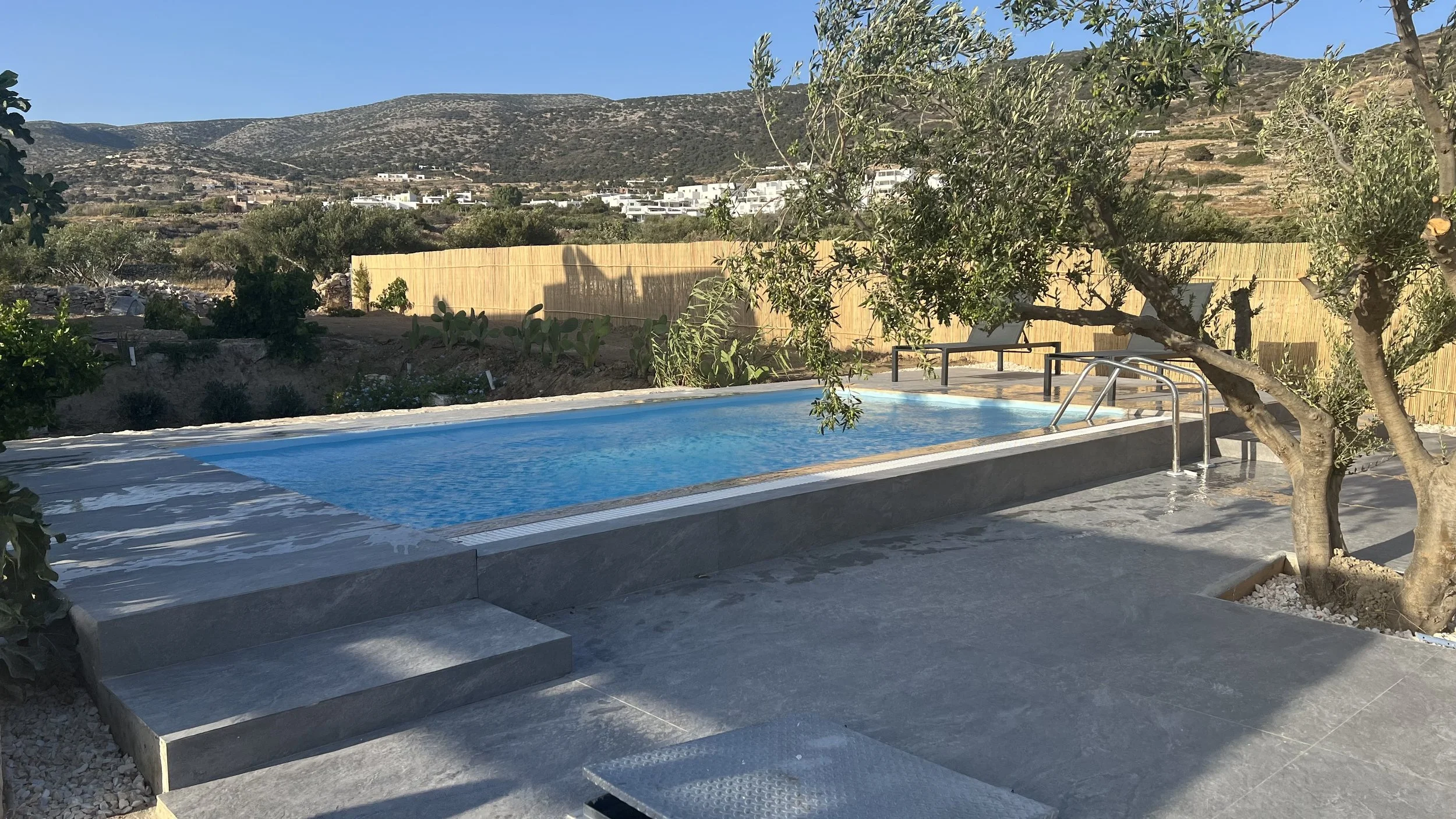 pisina_paros.jpeg