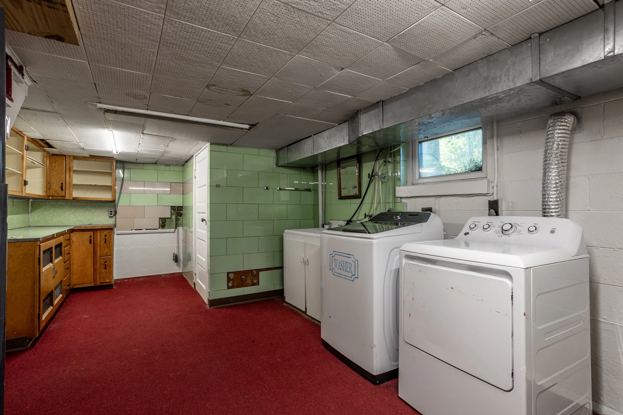 32 - 5705 Crestview.jpg