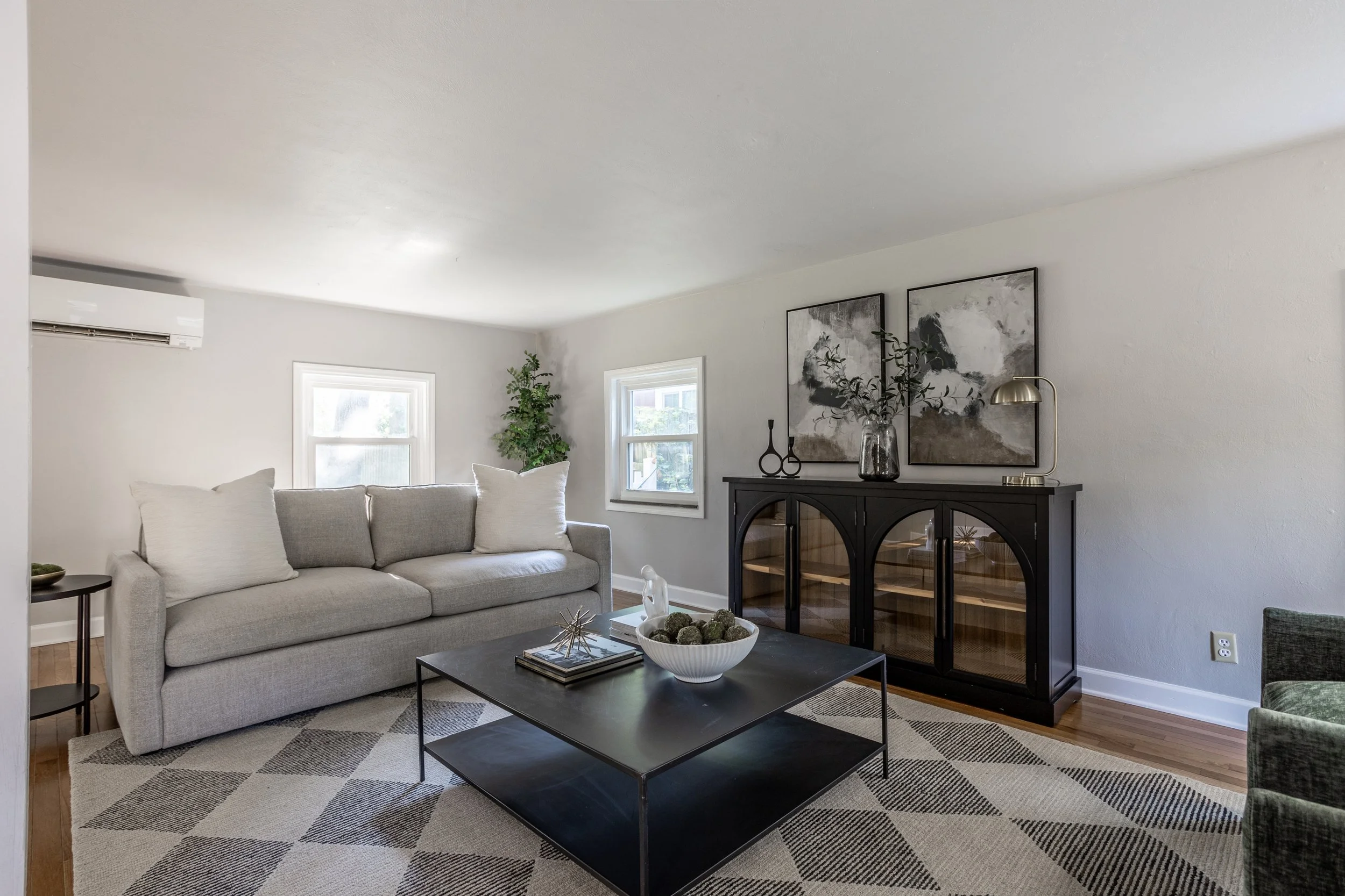 19 - 5705 Crestview.jpg