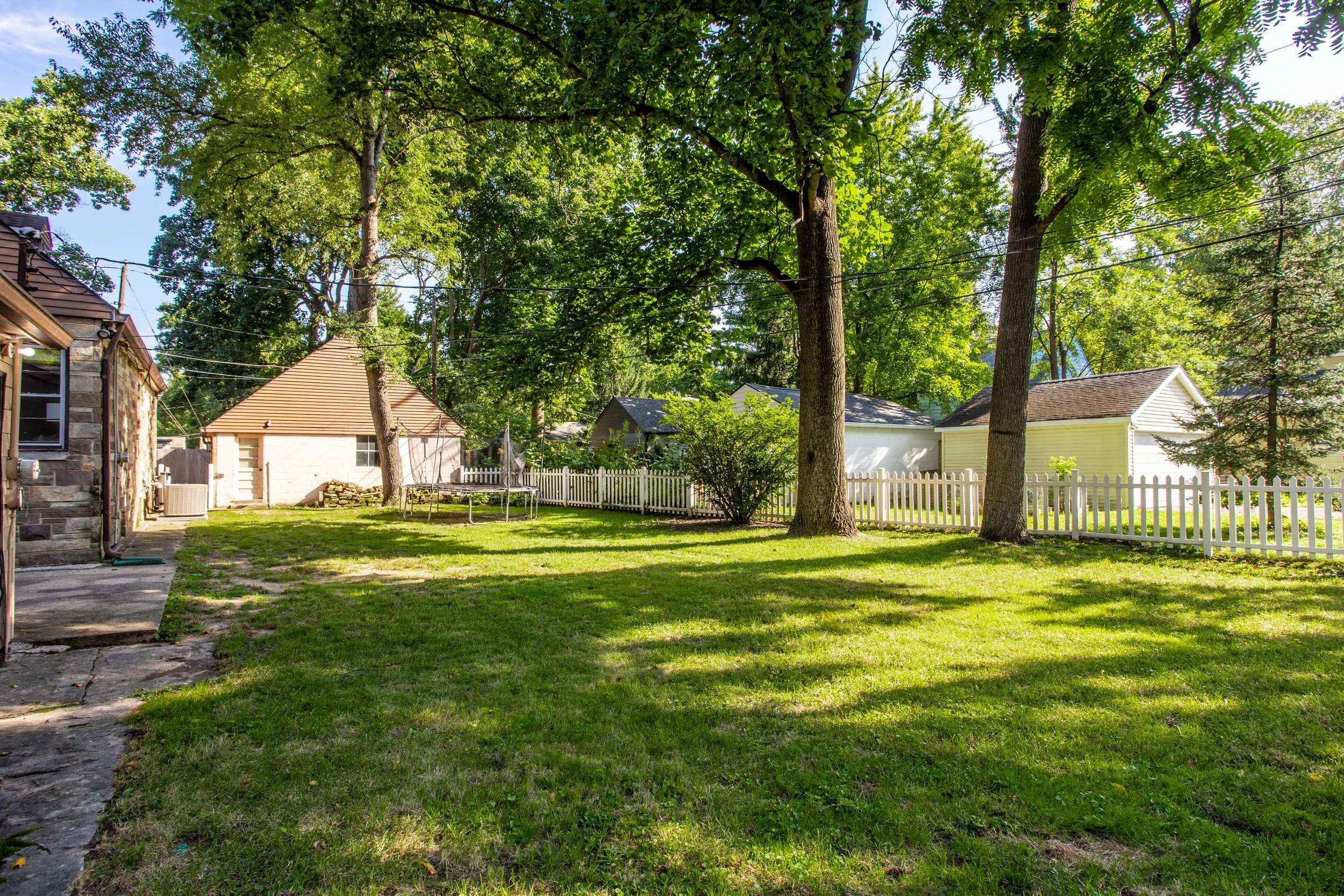 36 - 5705 Crestview.jpg