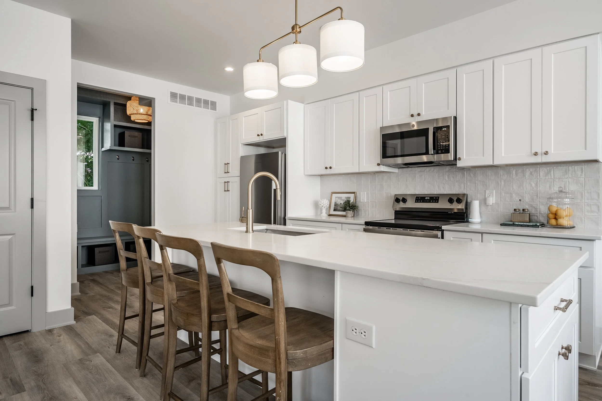 09 - 530 W 41st St.jpg
