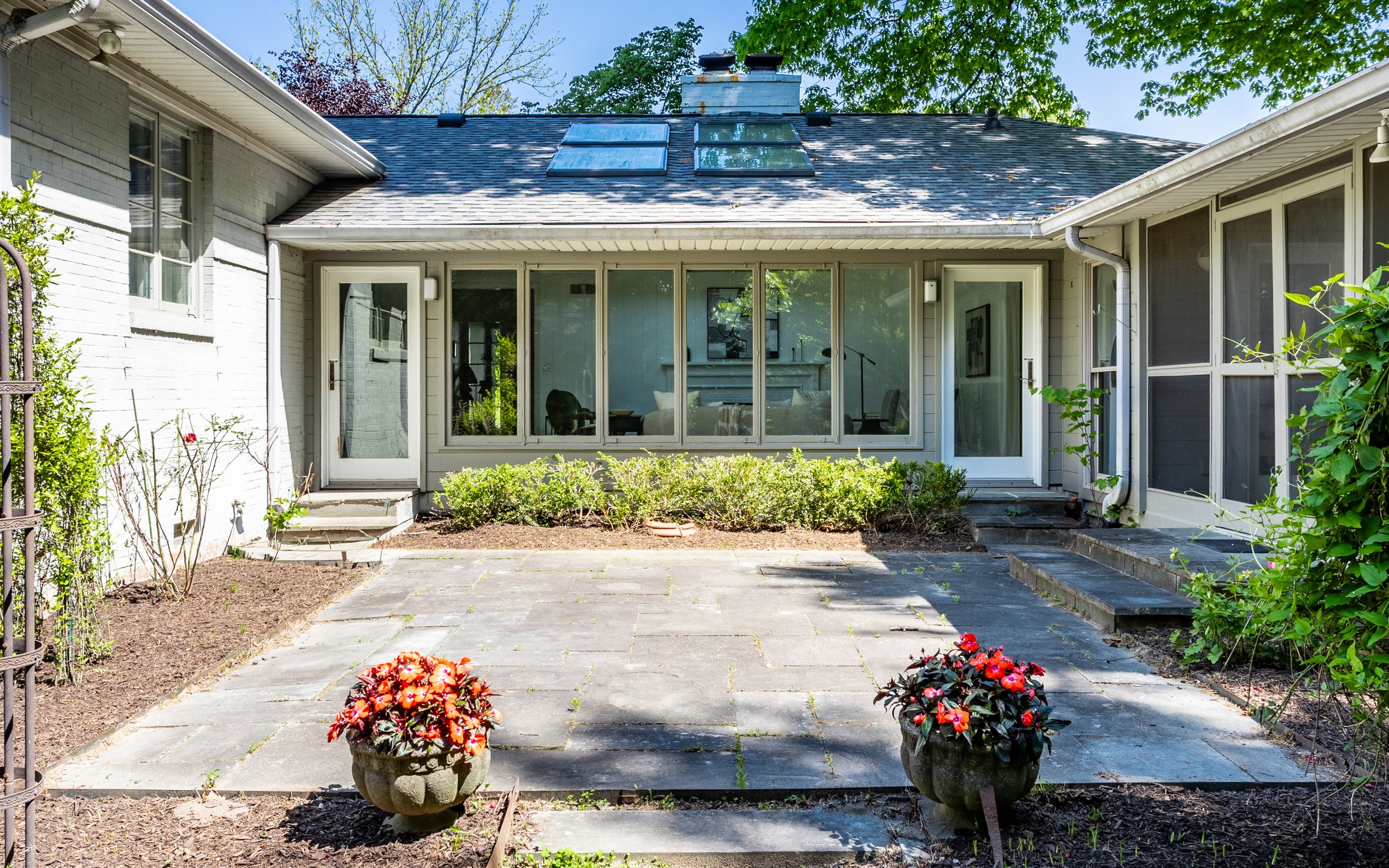 40-1207 Golden Hill Dr.jpg
