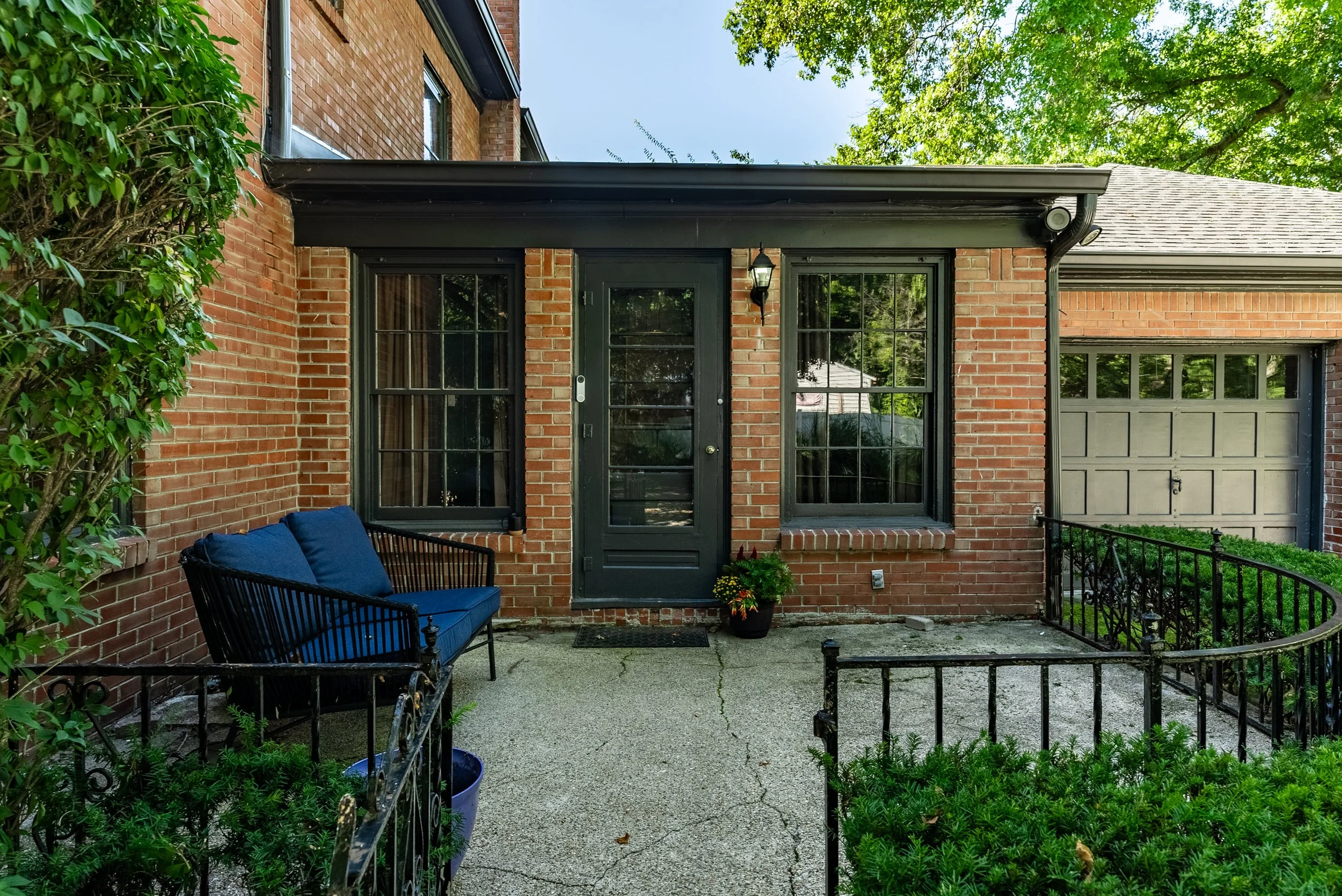 8-7508 N Meridian St - Exteriors.jpg