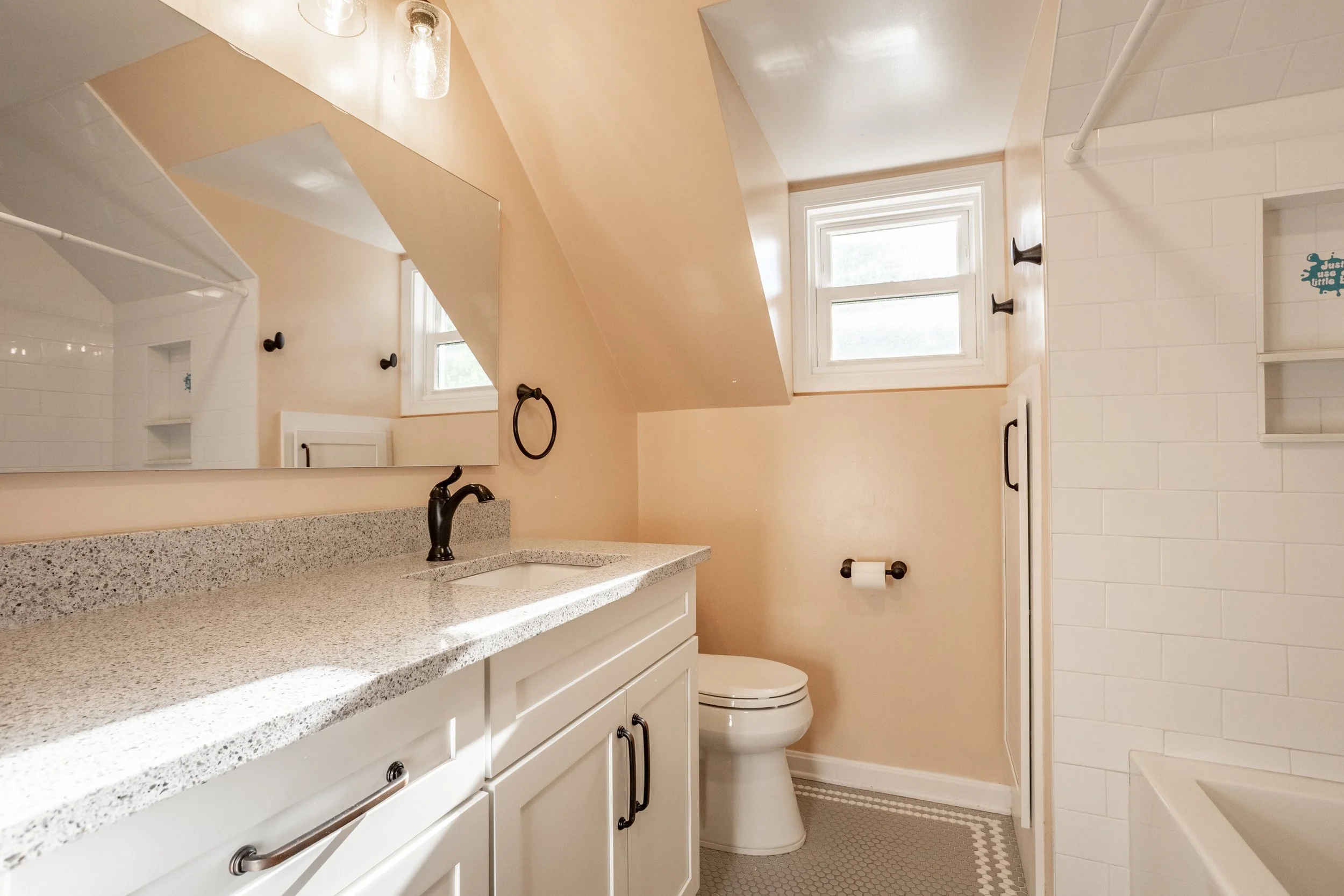 30 - 5705 Crestview.jpg