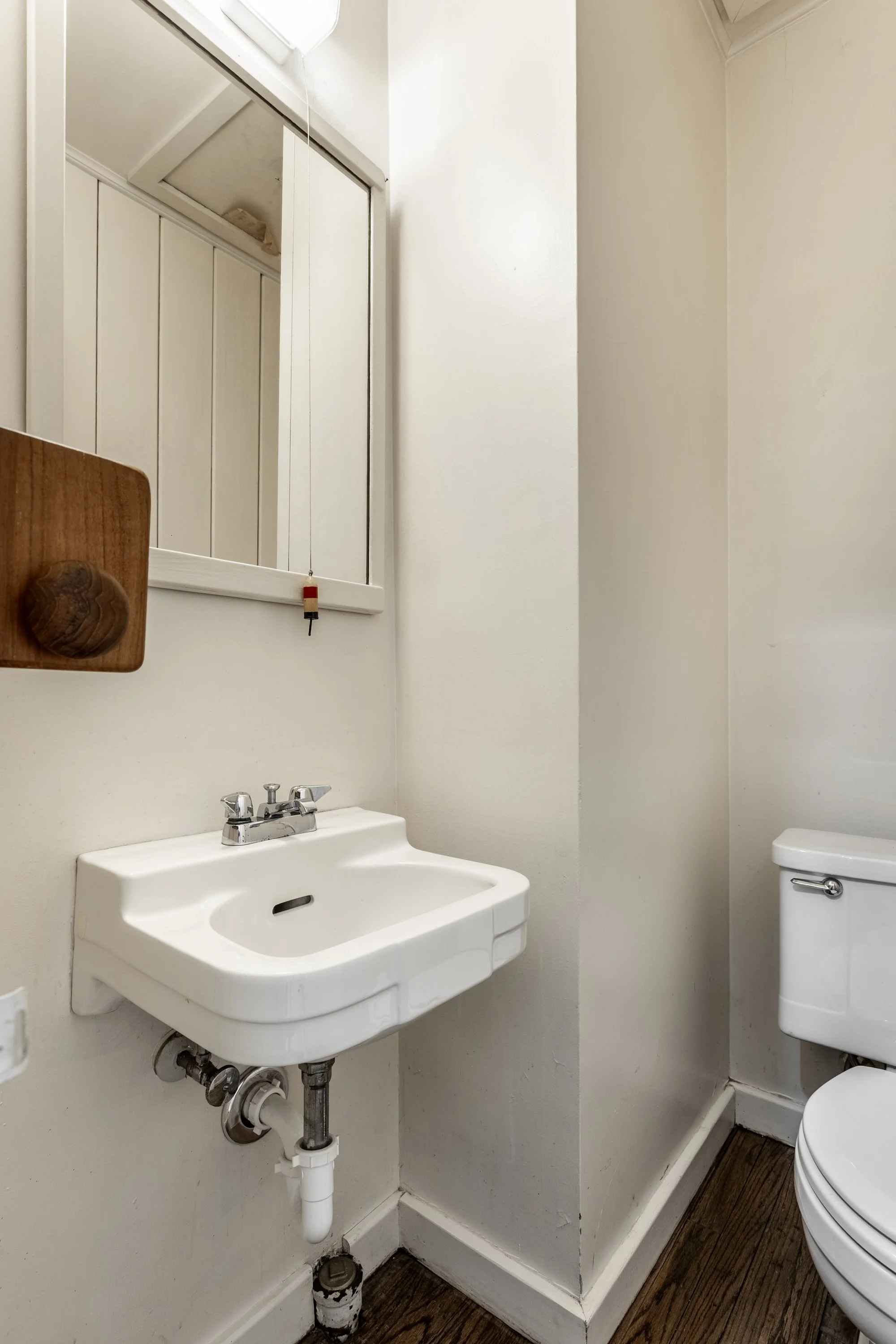 24-1207 Golden Hill Dr.jpg