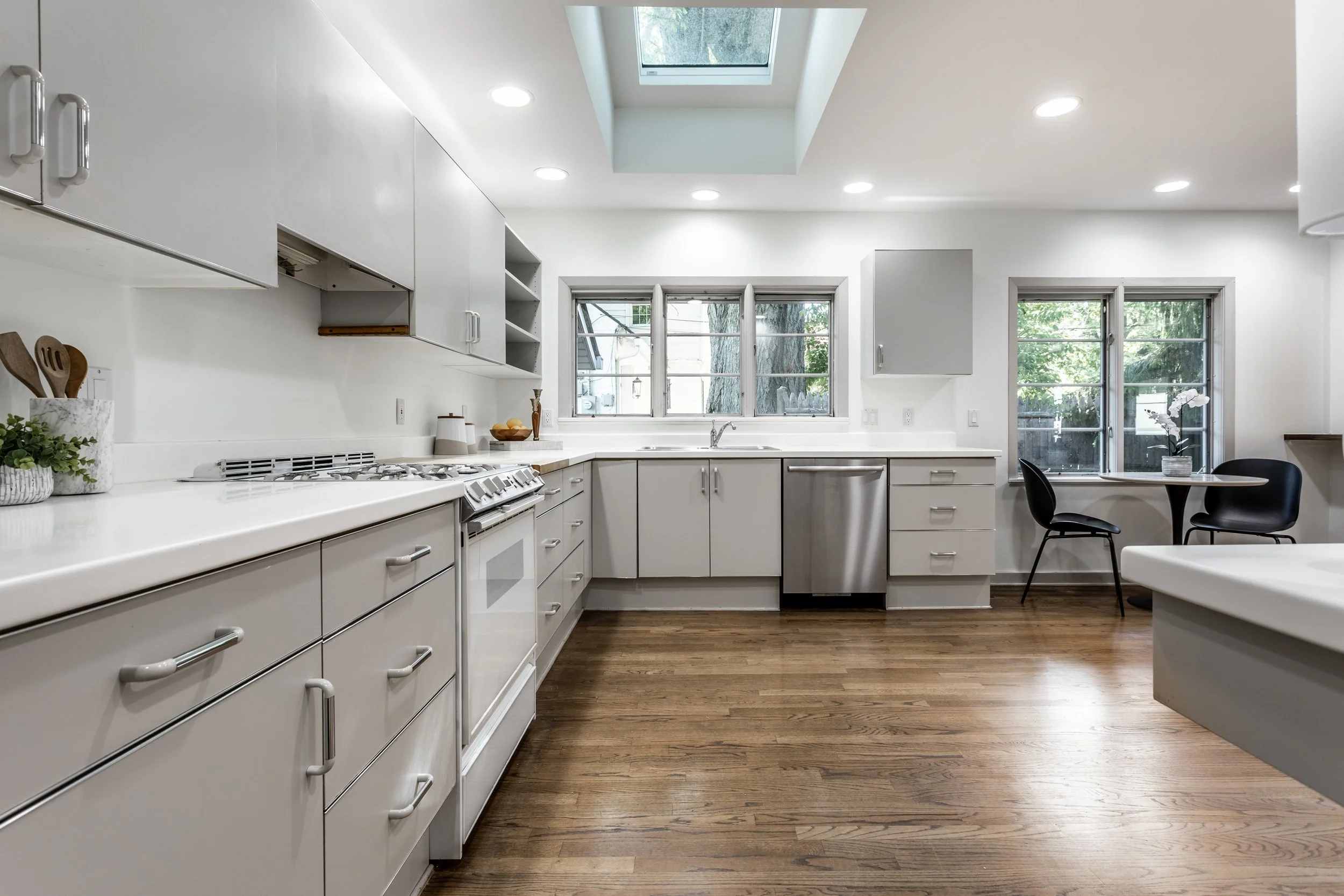 19-1207 Golden Hill Dr.jpg