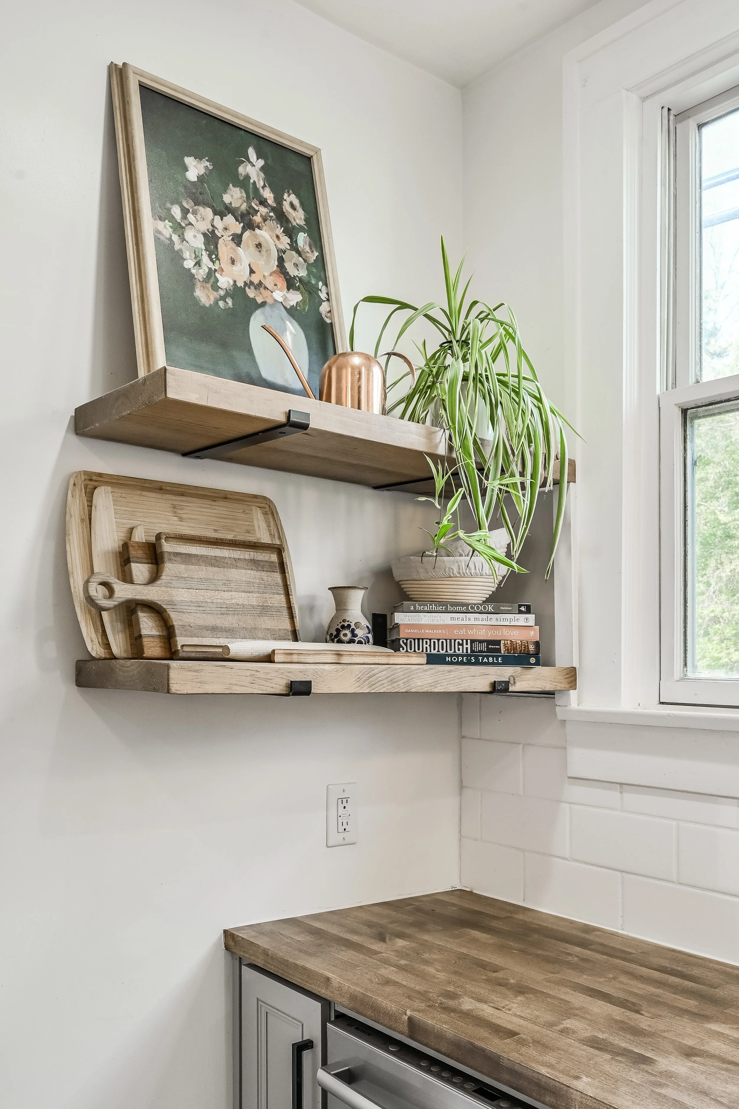 19 - {401 E 37th St}.jpg