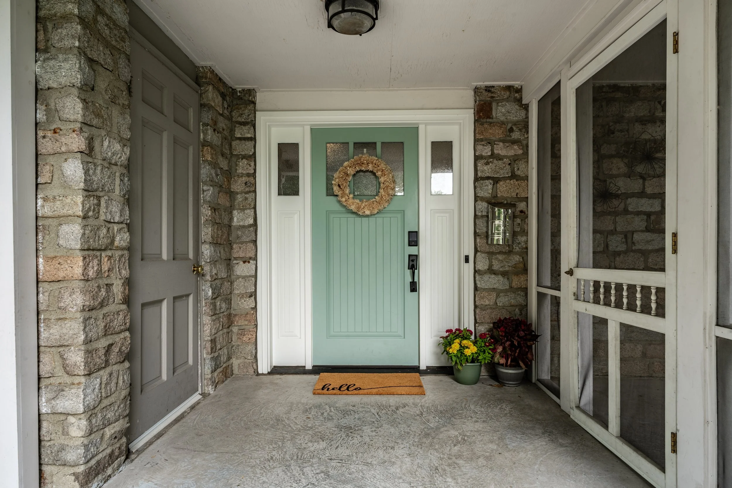 06 - 5756 Norwaldo Ave.jpg