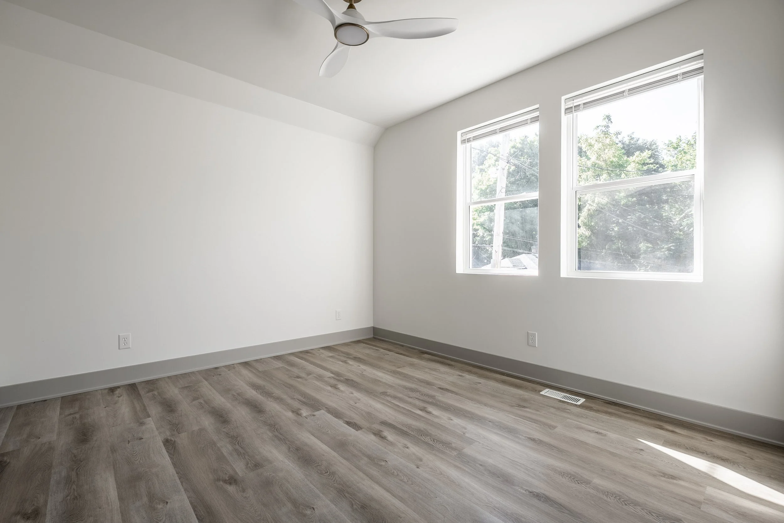 23 - 530 W 41st St.jpg