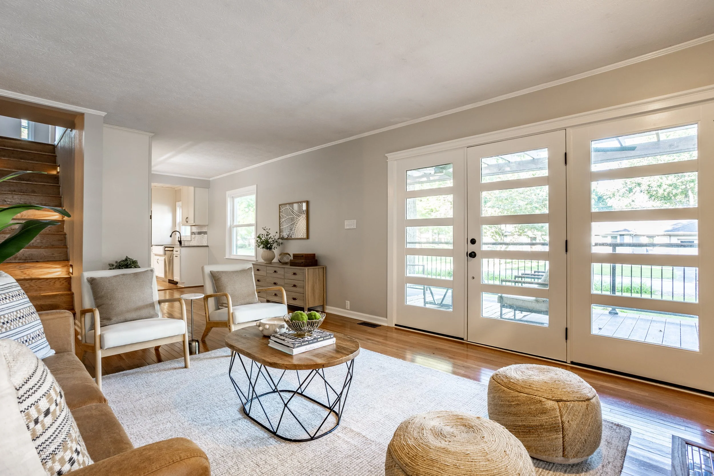 11 - 5705 Crestview.jpg