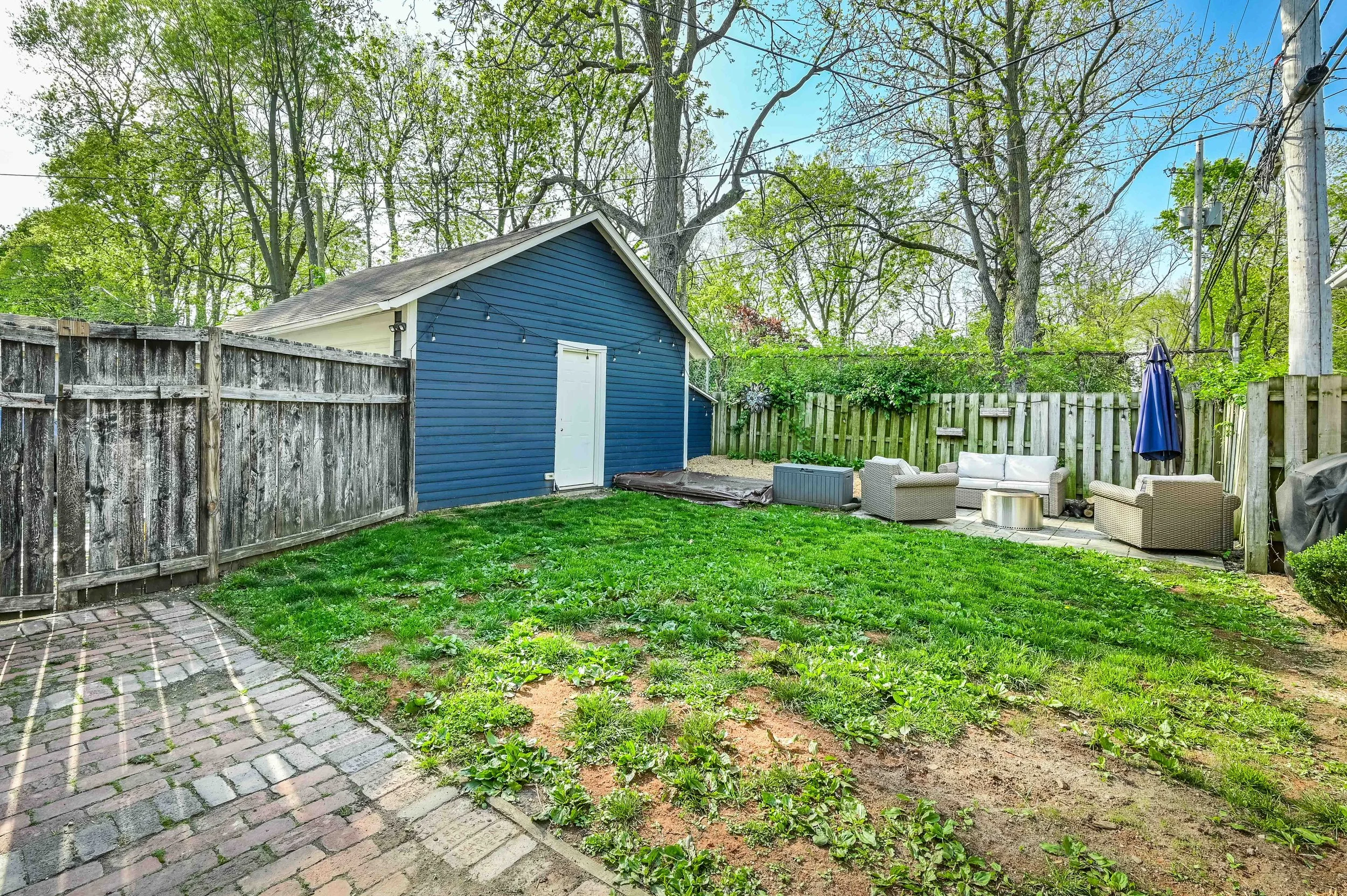 42 - {401 E 37th St}.jpg