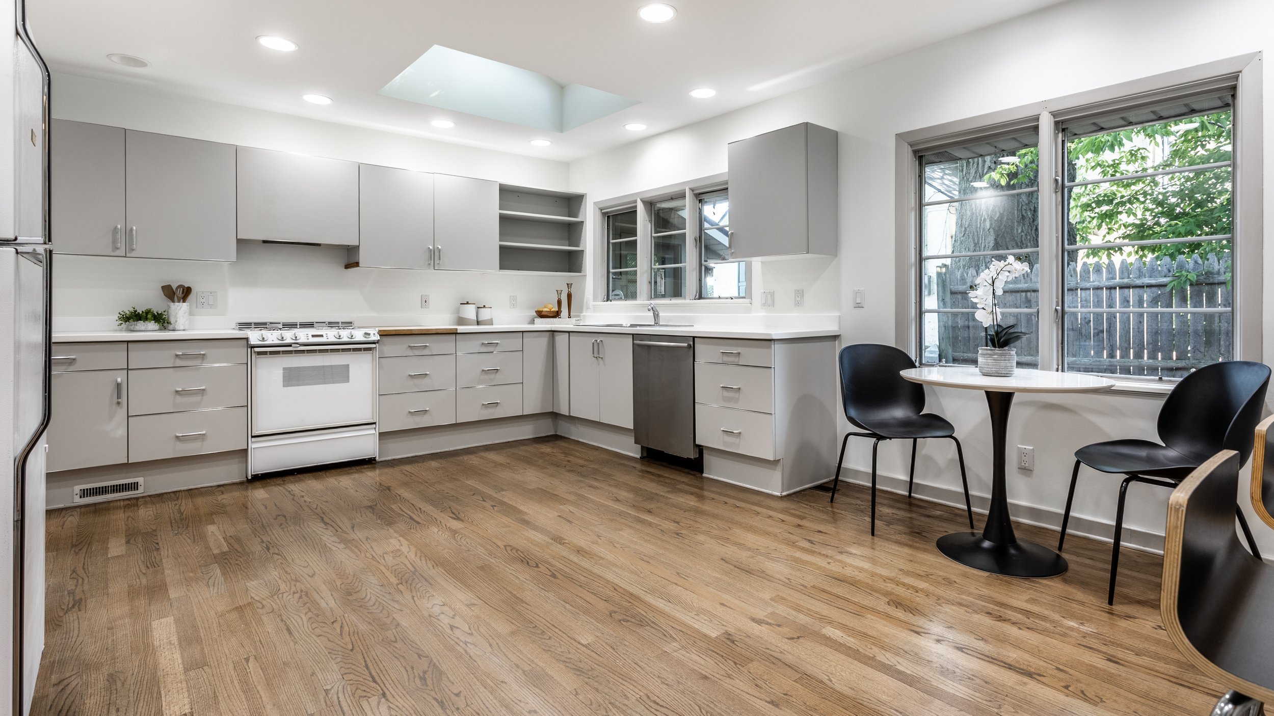 17-1207 Golden Hill Dr.jpg