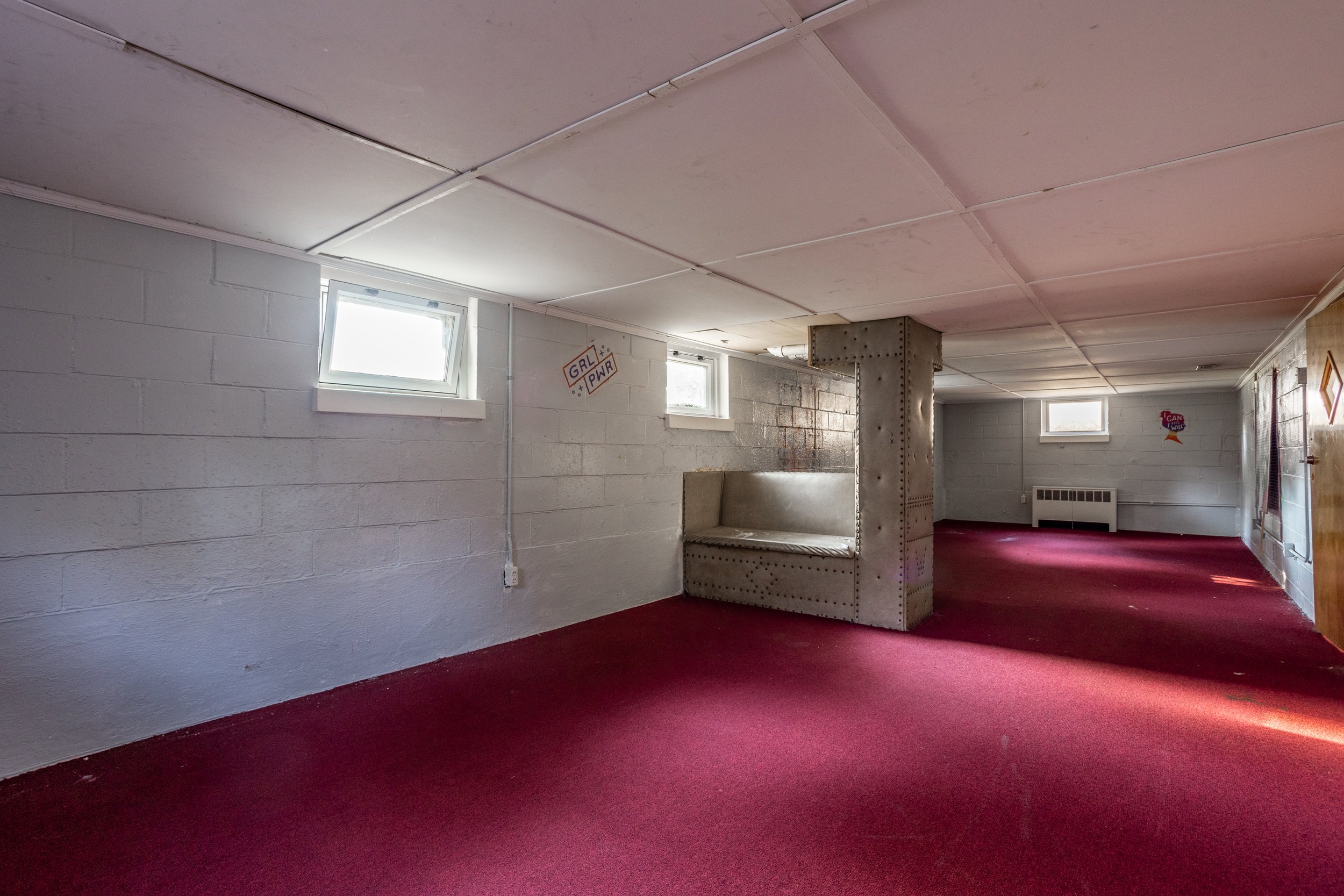 33 - 5705 Crestview.jpg