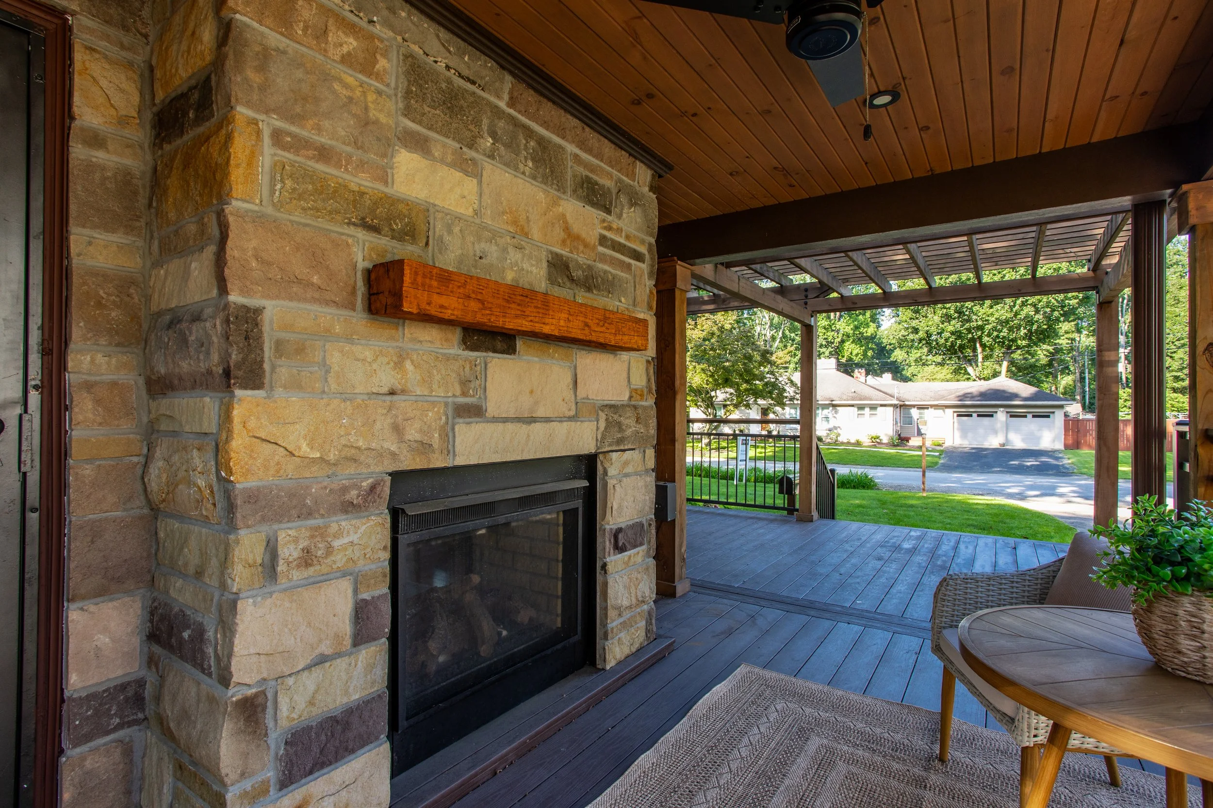 05 - 5705 Crestview.jpg