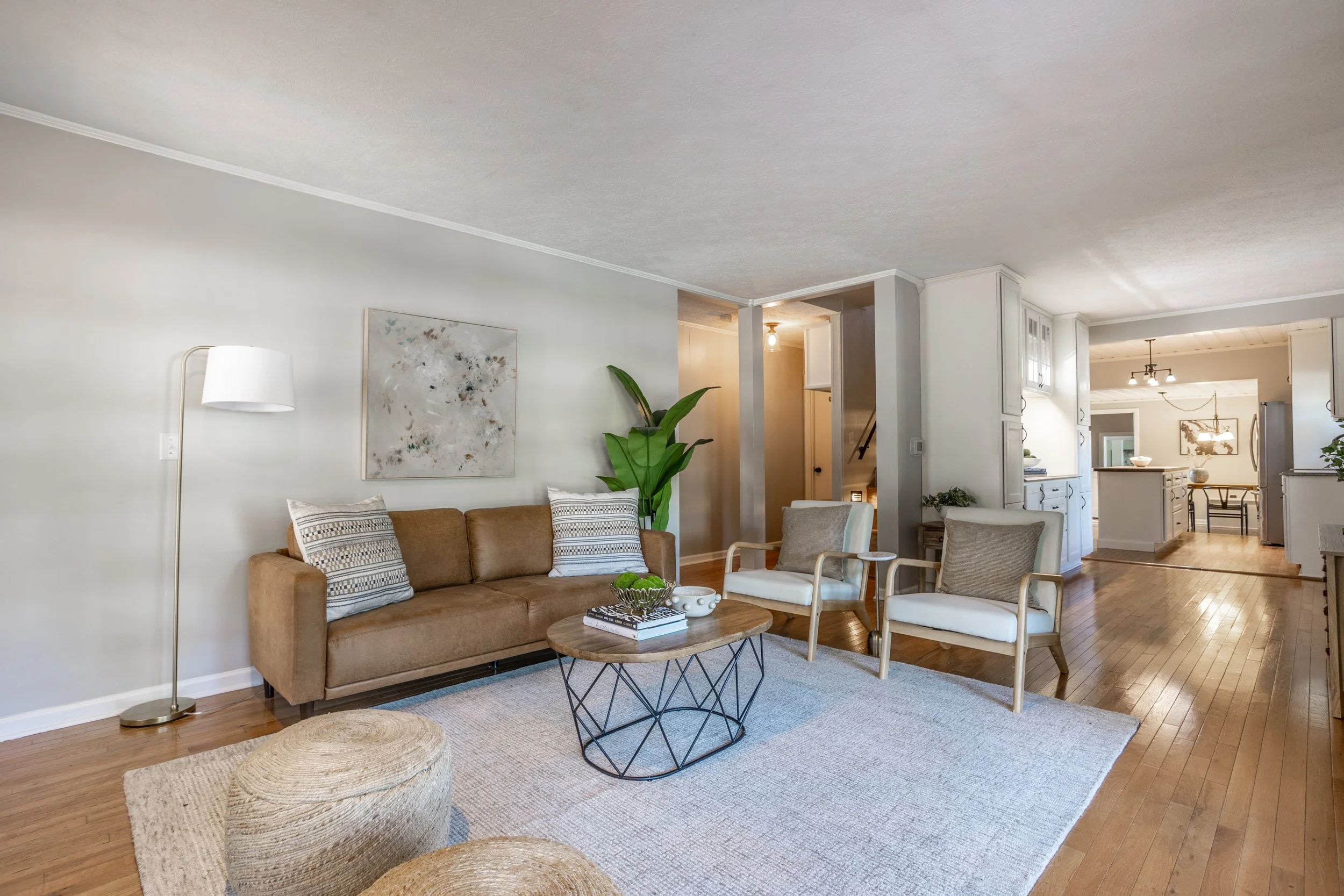10 - 5705 Crestview.jpg