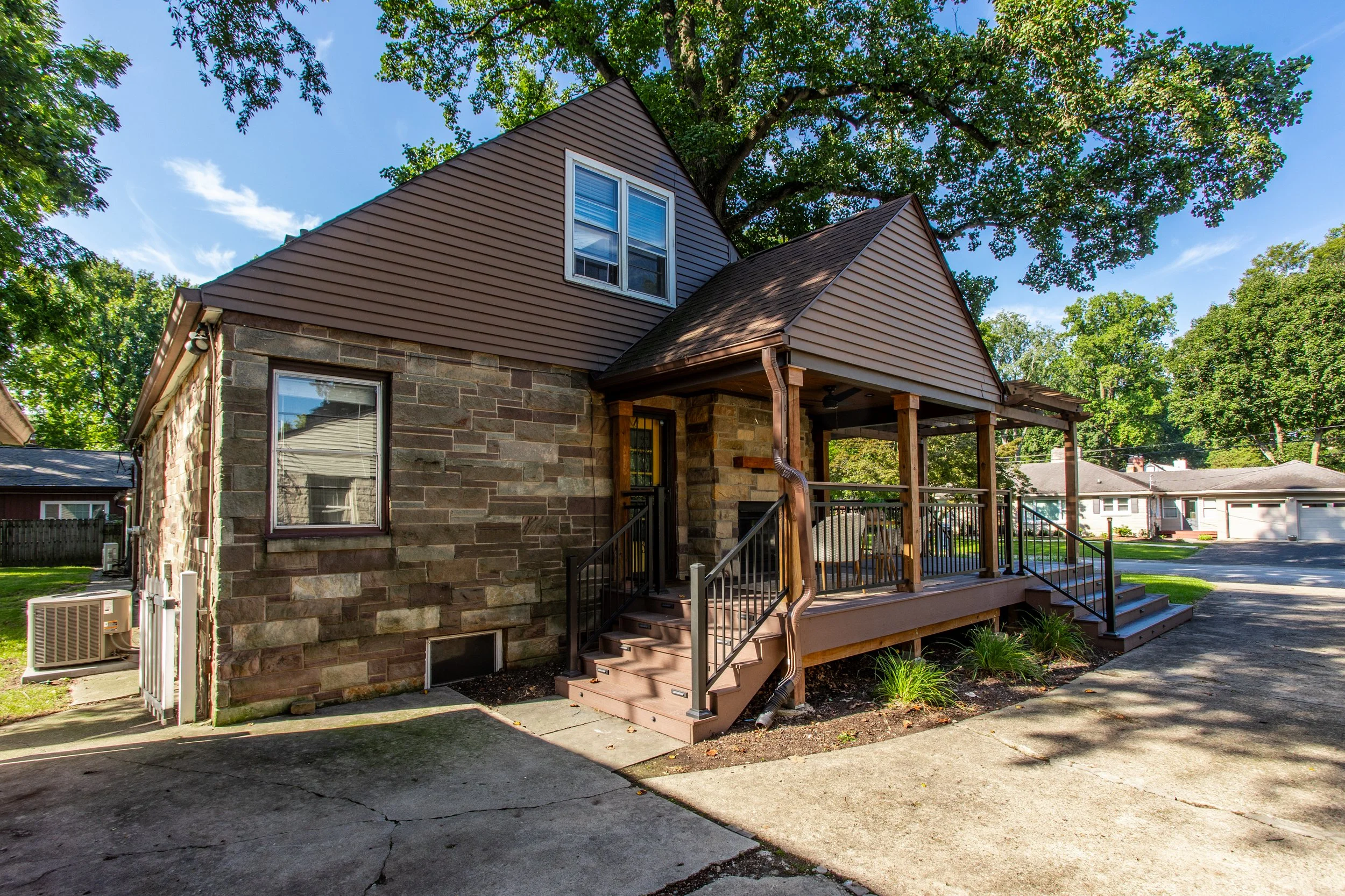 39 - 5705 Crestview.jpg