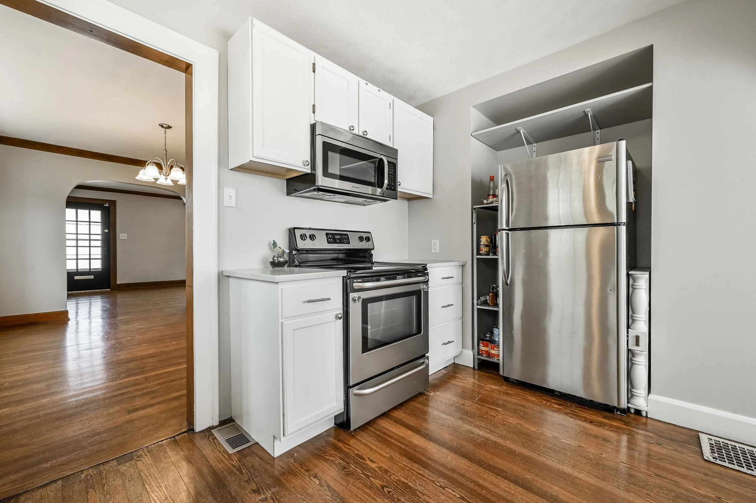 18 - {5855 E 10th St}.jpg