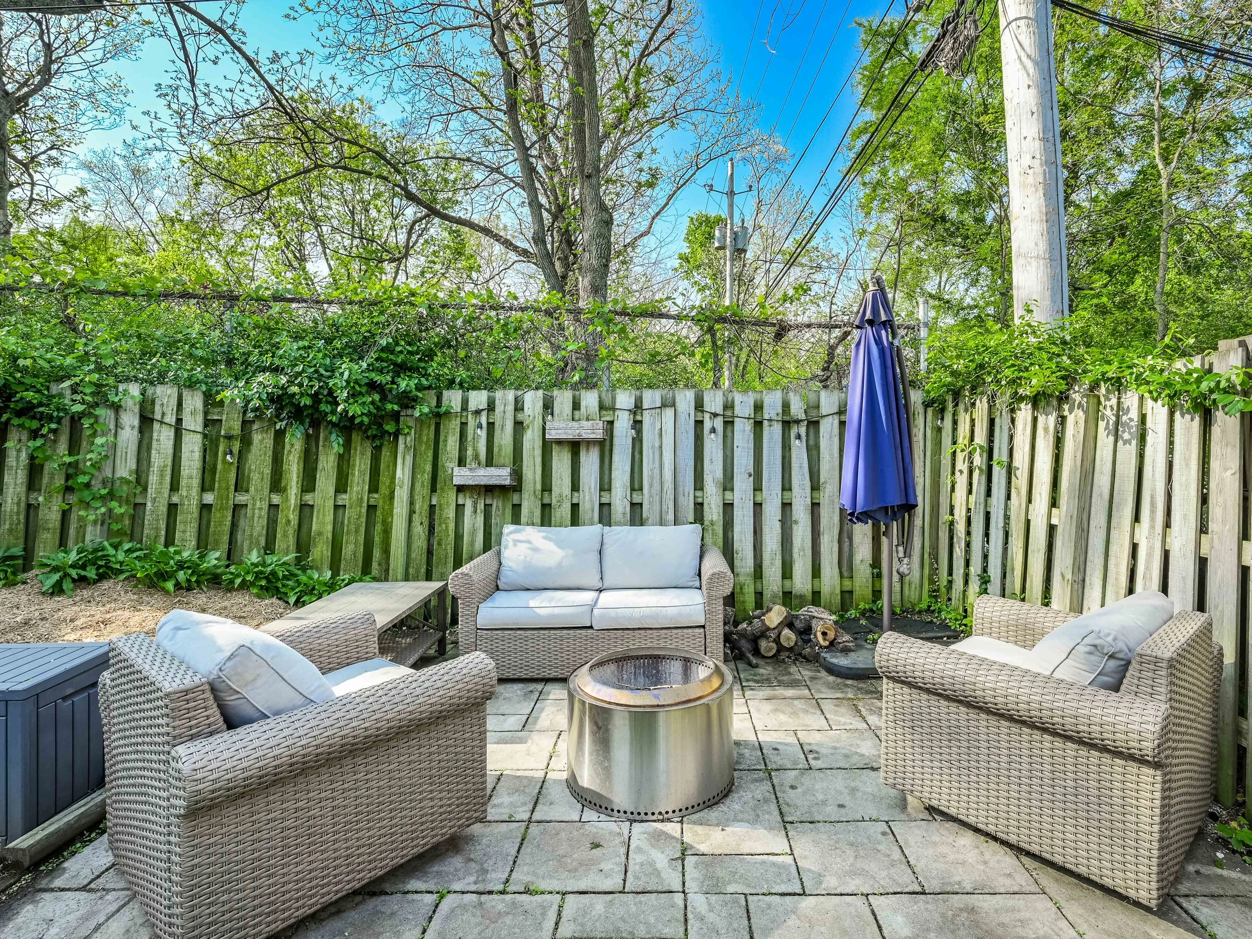 41 - {401 E 37th St}.jpg