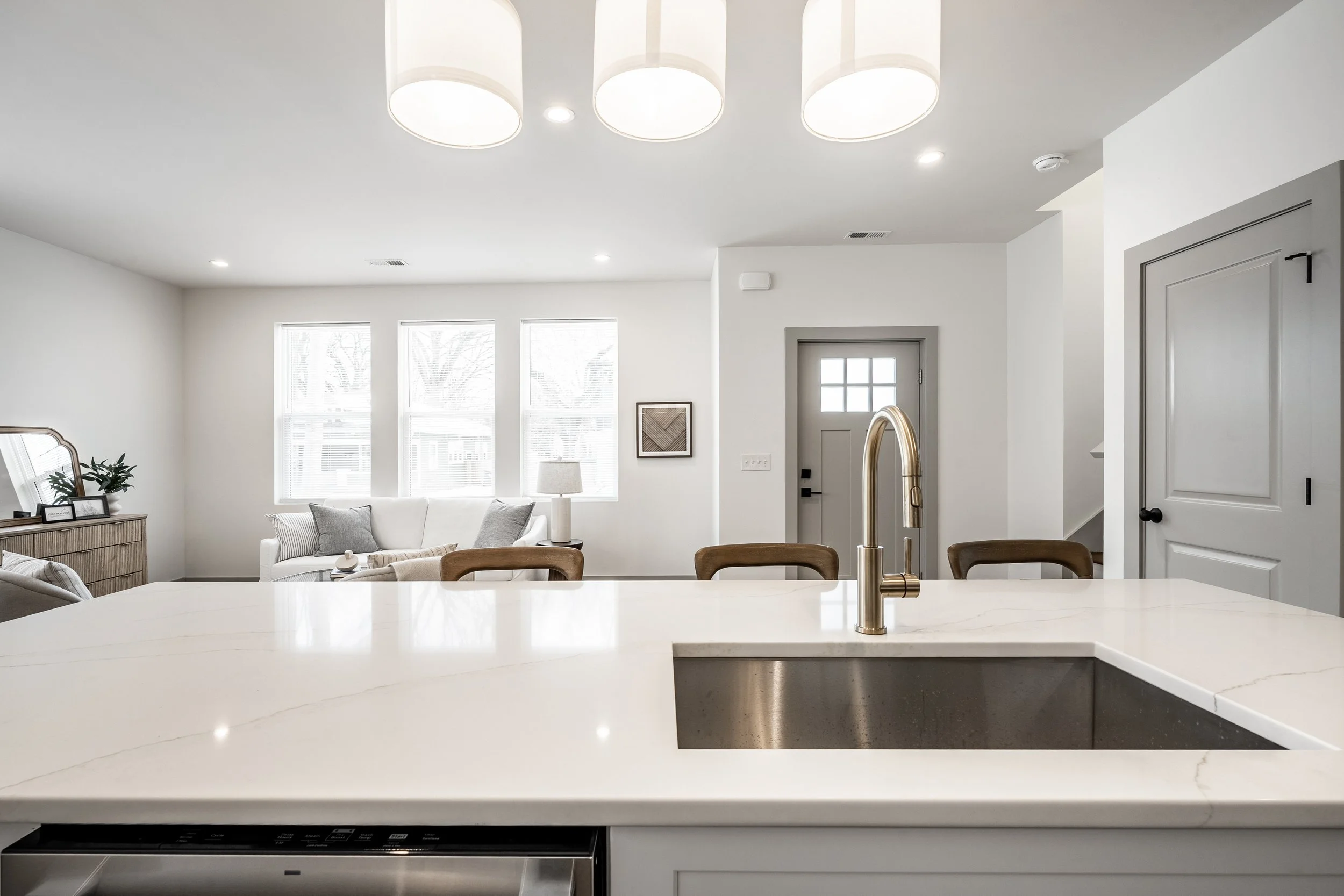 11 - 530 W 41st St.jpg