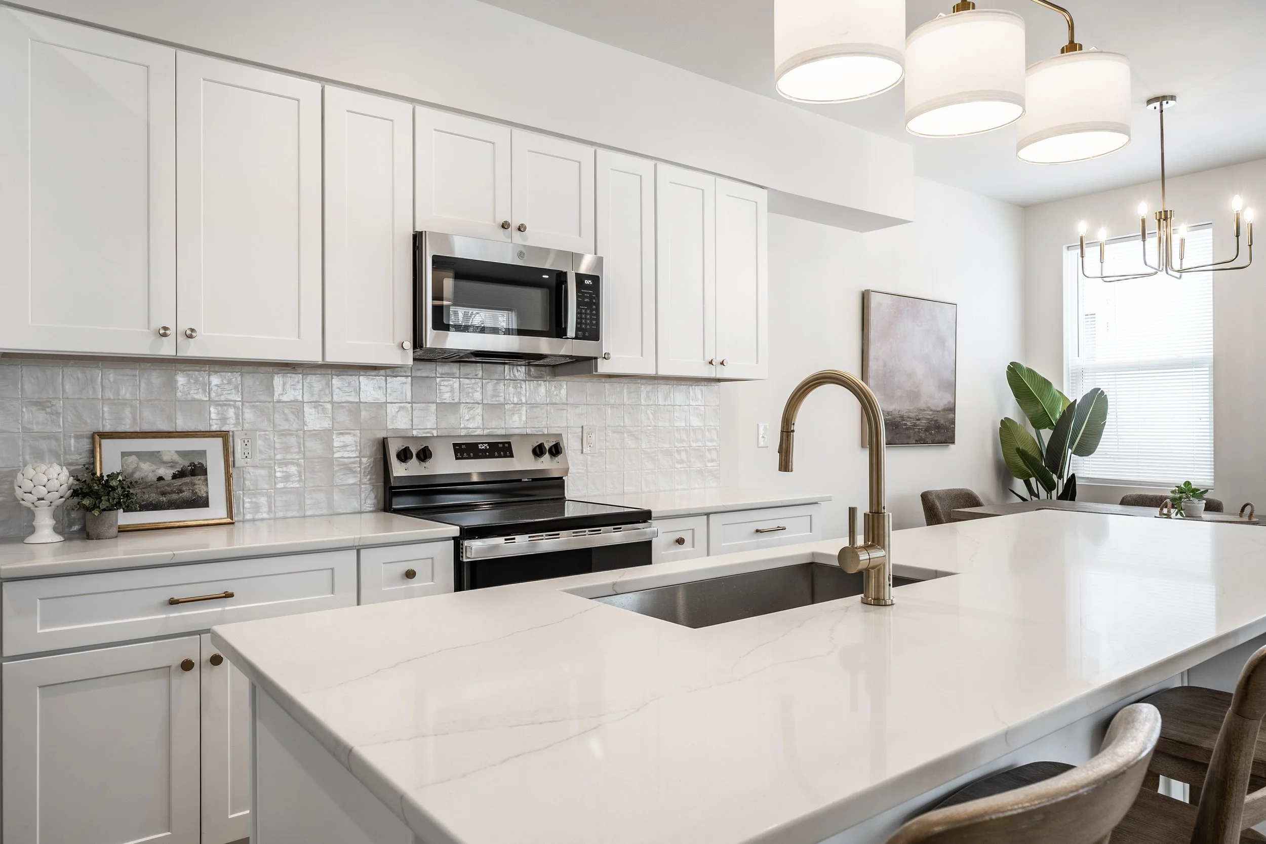 09 - 530 W 41st St.jpg