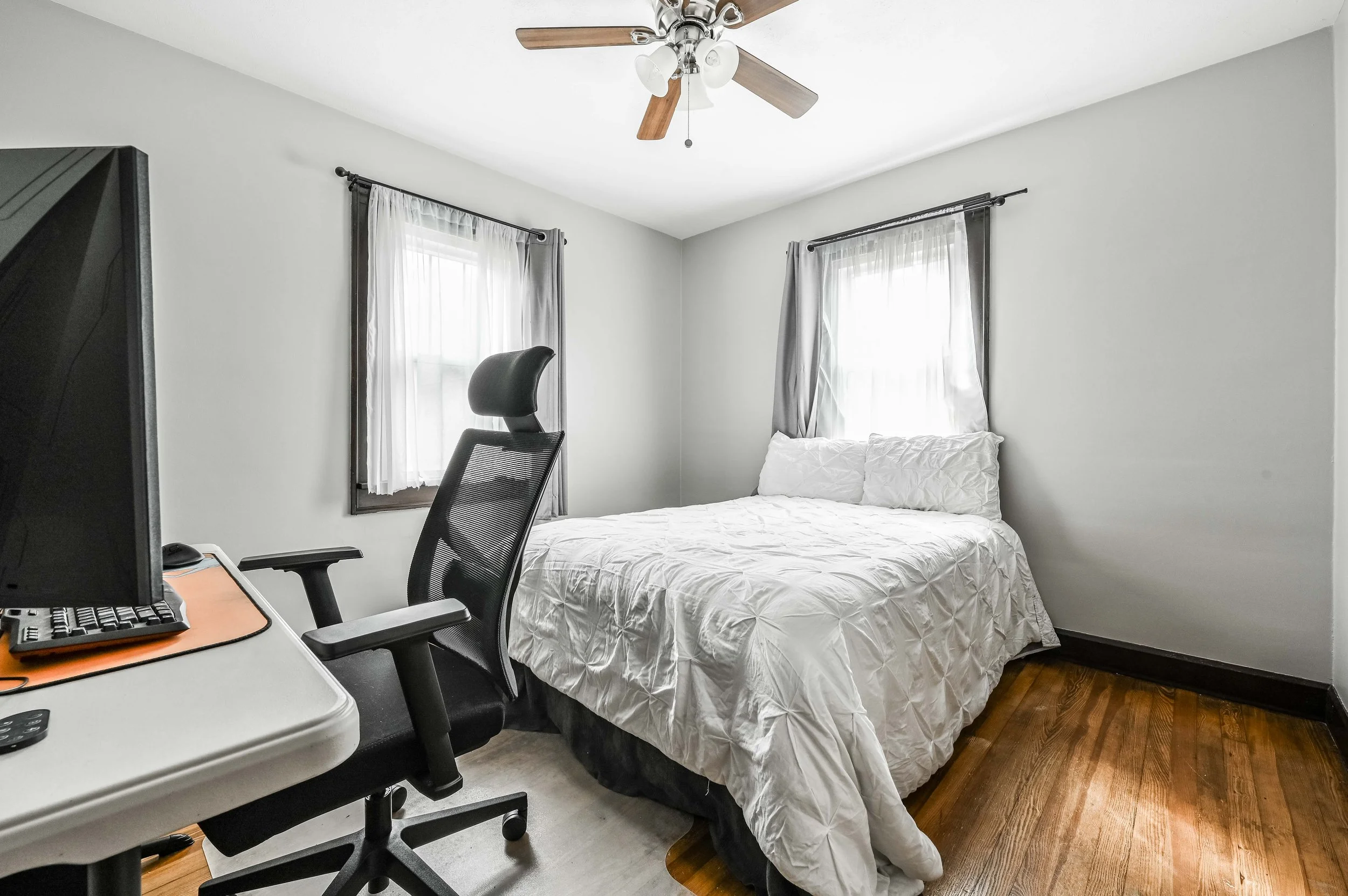 19 - {5855 E 10th St}.jpg