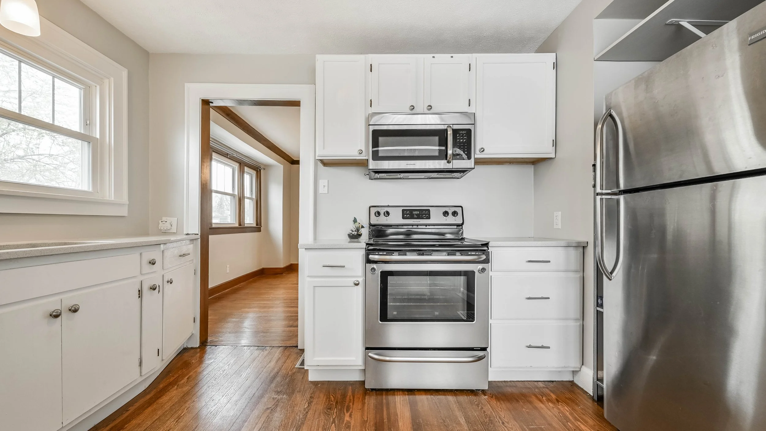 17 - {5855 E 10th St}.jpg