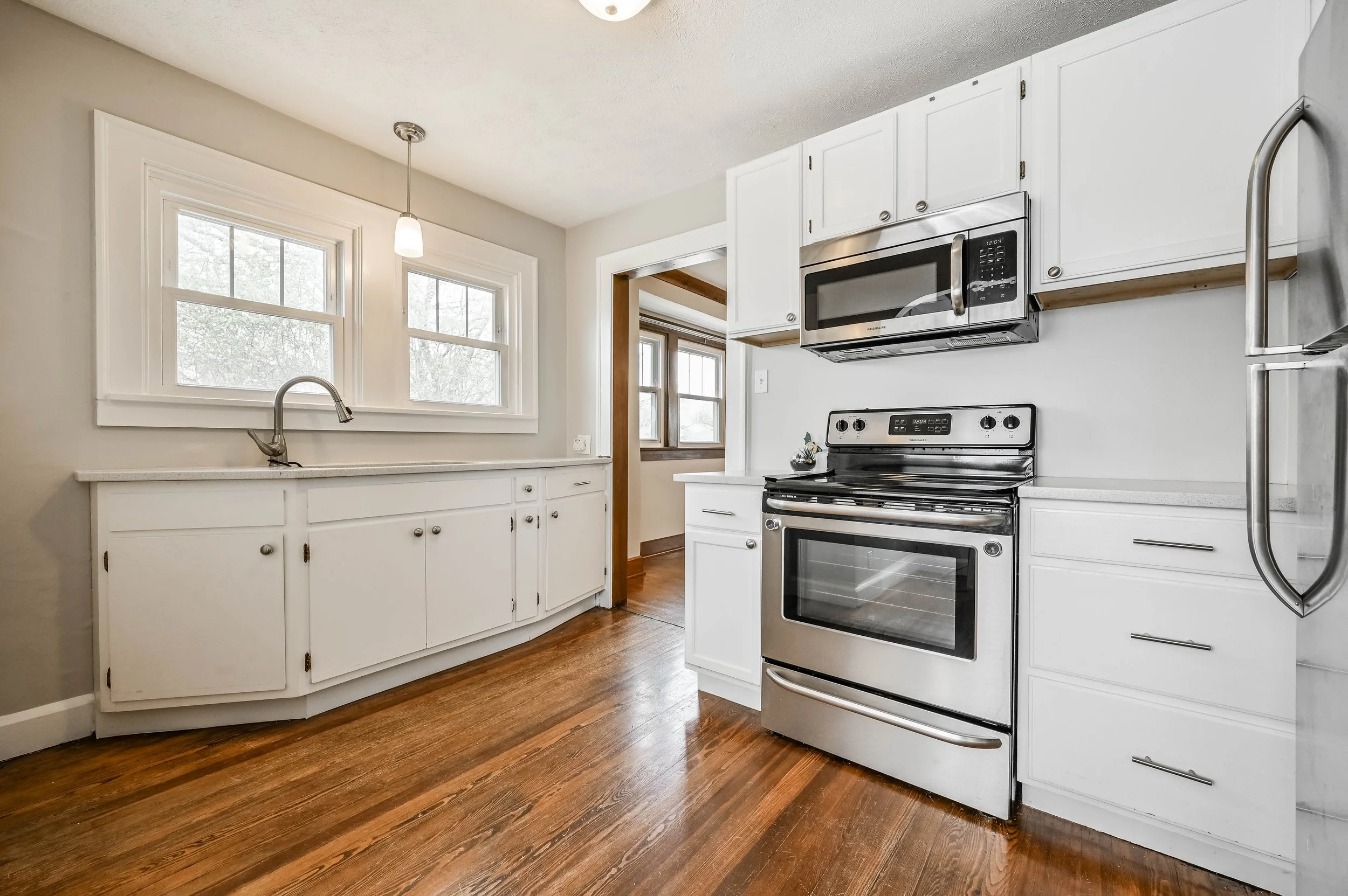 16 - {5855 E 10th St}.jpg