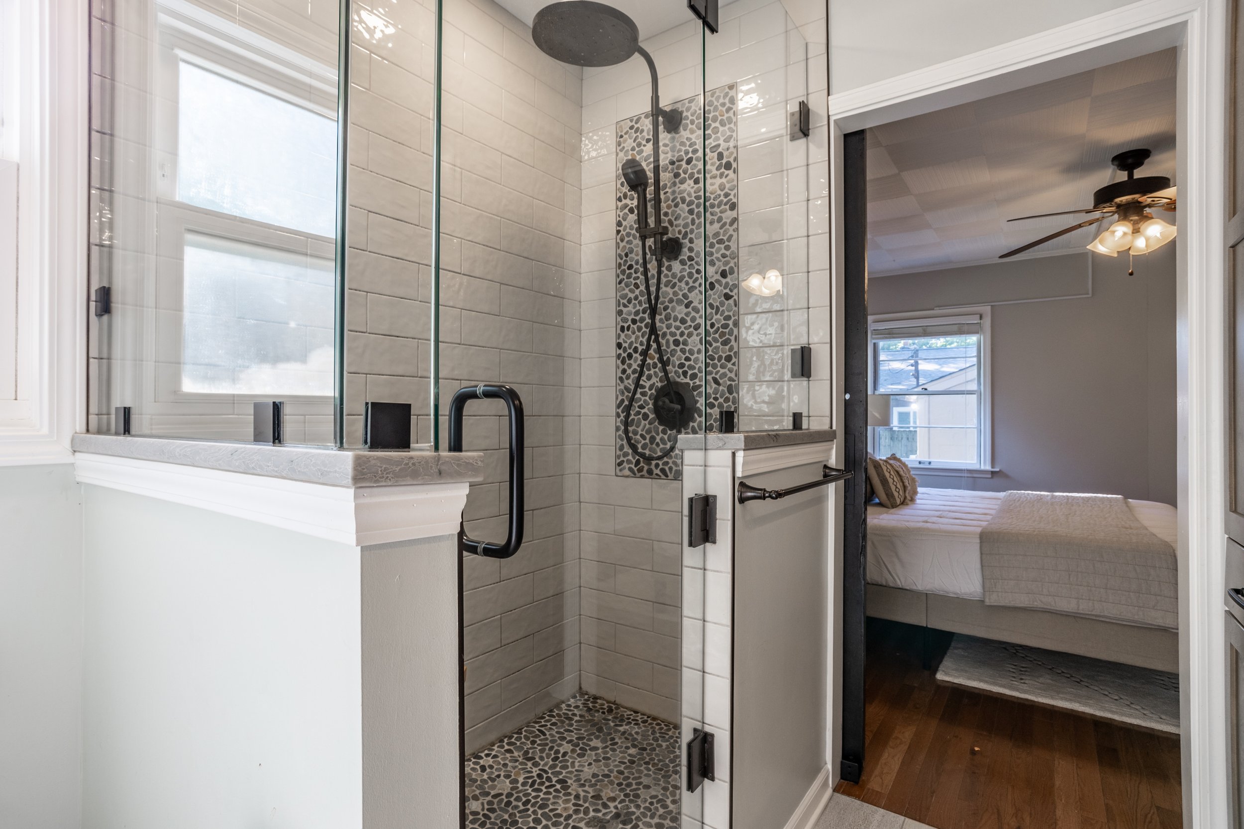 24 - 5705 Crestview.jpg