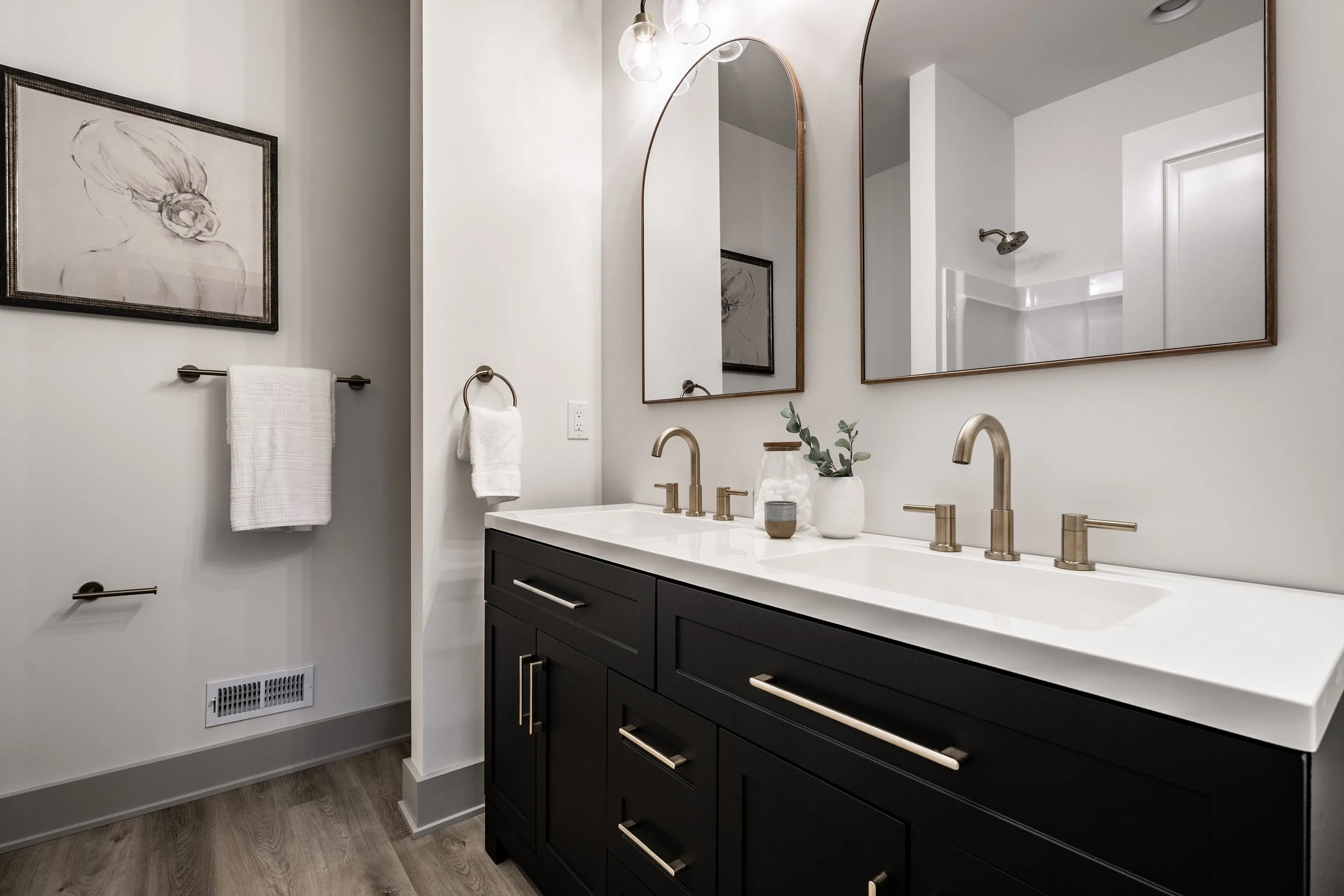 25 - 530 W 41st St.jpg