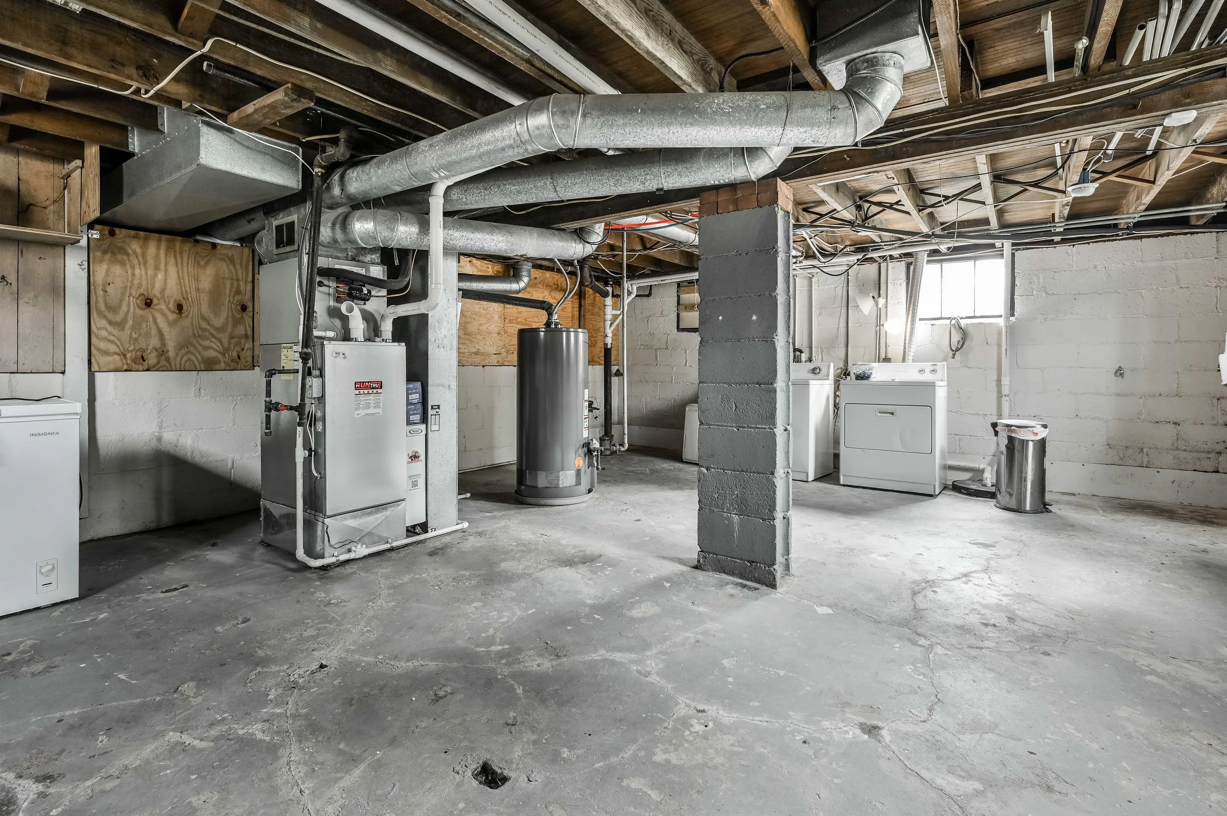 23 - {5855 E 10th St}.jpg