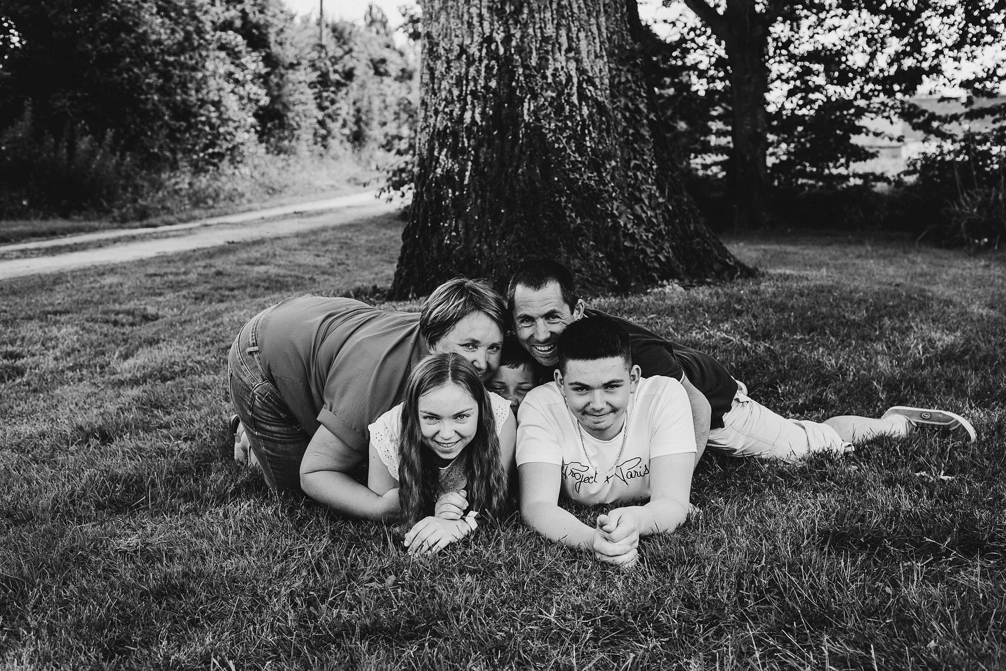 S&eacute;ance Famille

Quand l&rsquo;amour et les sourires se m&ecirc;lent, cela cr&eacute;e des moments authentiques comme celui-ci ! 🫶🏻

Capturer ces instants de spontan&eacute;it&eacute; et de complicit&eacute;, c&rsquo;est ce qui rend mon m&eac