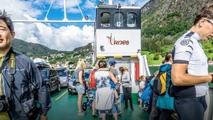 Urnes ferry