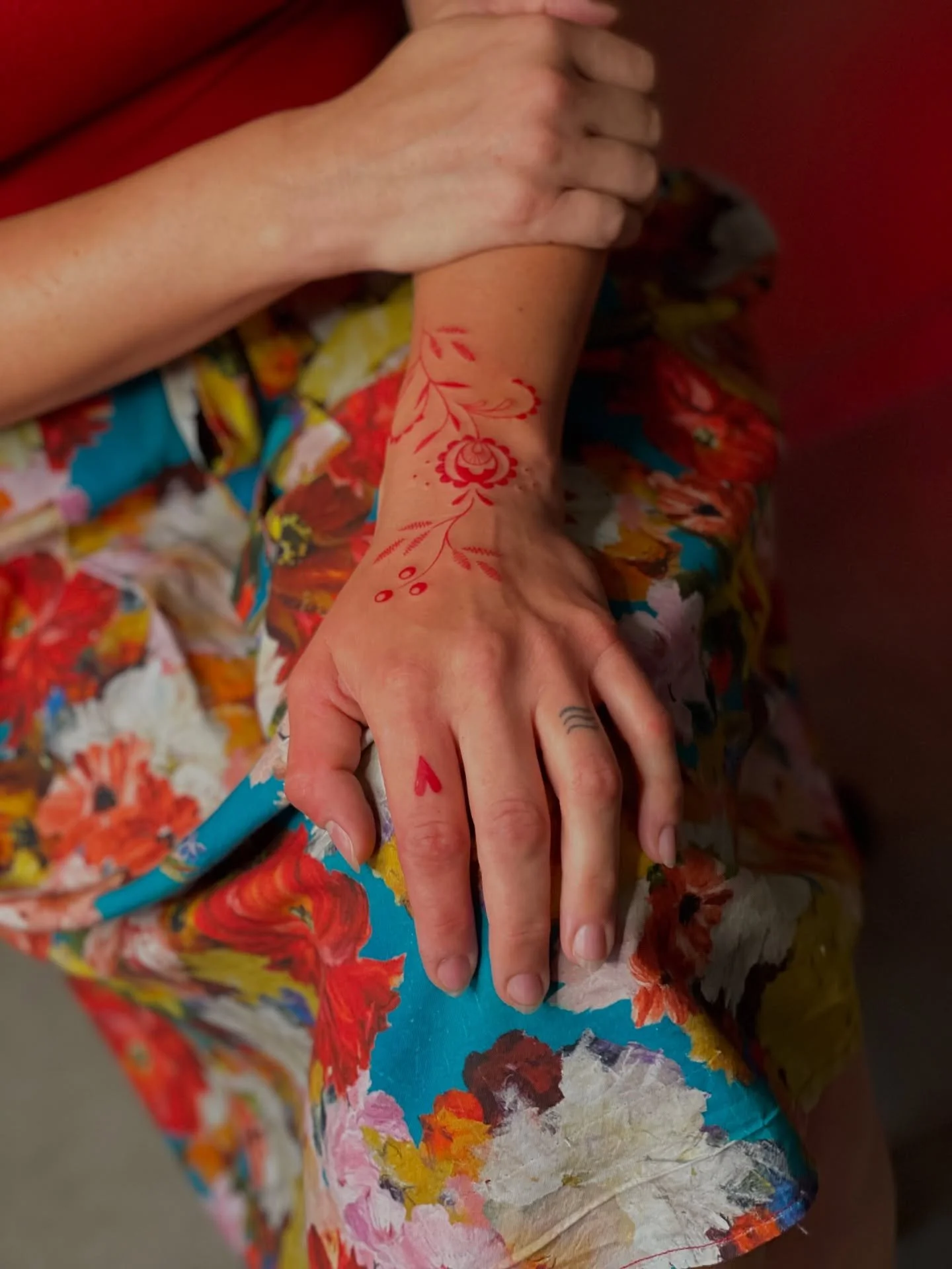 I love the energy you bring to the sessions. How you try to match the tattoos with your outfits and how you enjoy the time spent together while creating the design ❤️

This has always been my goal! For you to enjoy your tattoo and always look at it w
