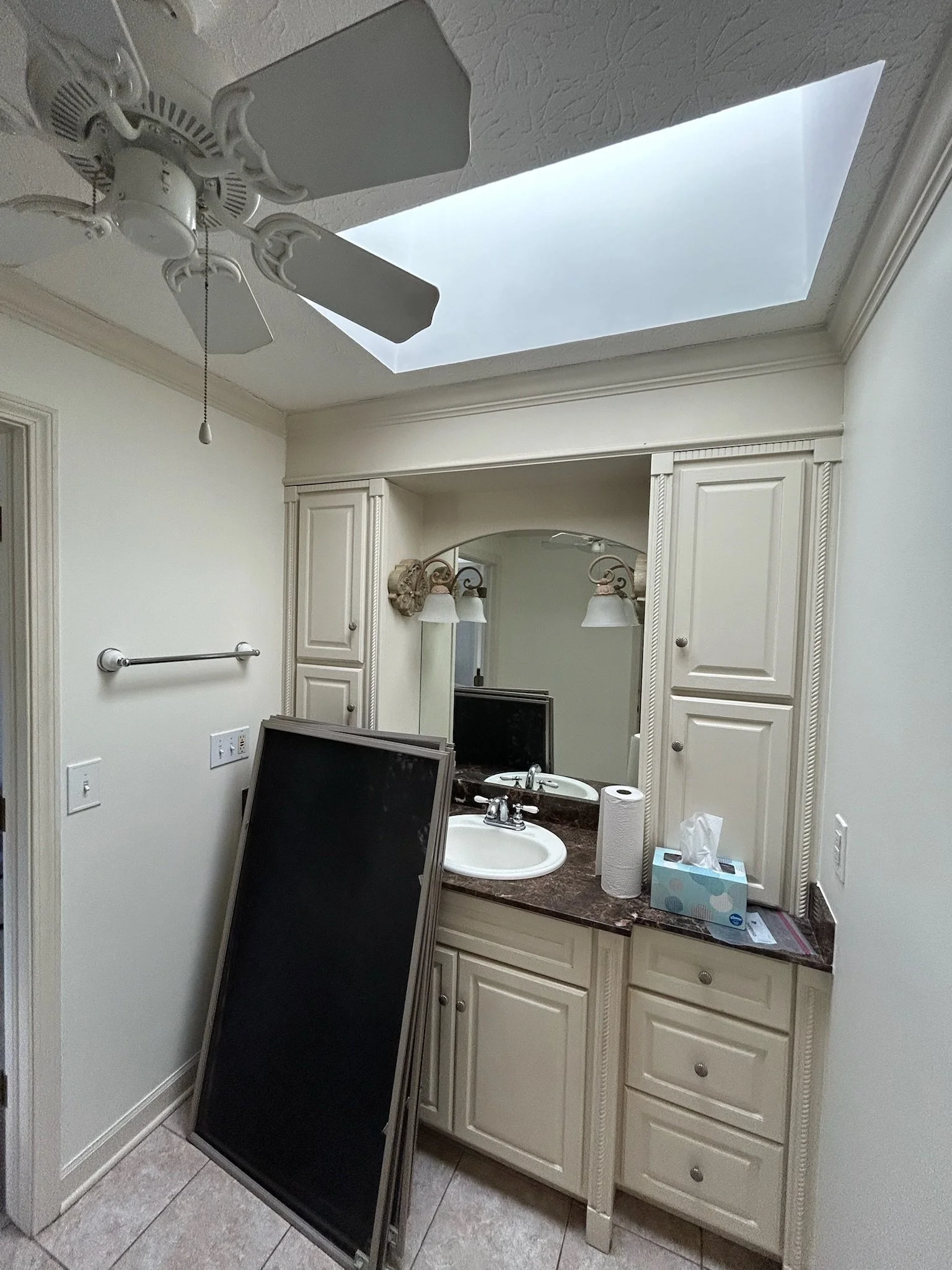 PRIMARY BATHROOM BEFORE