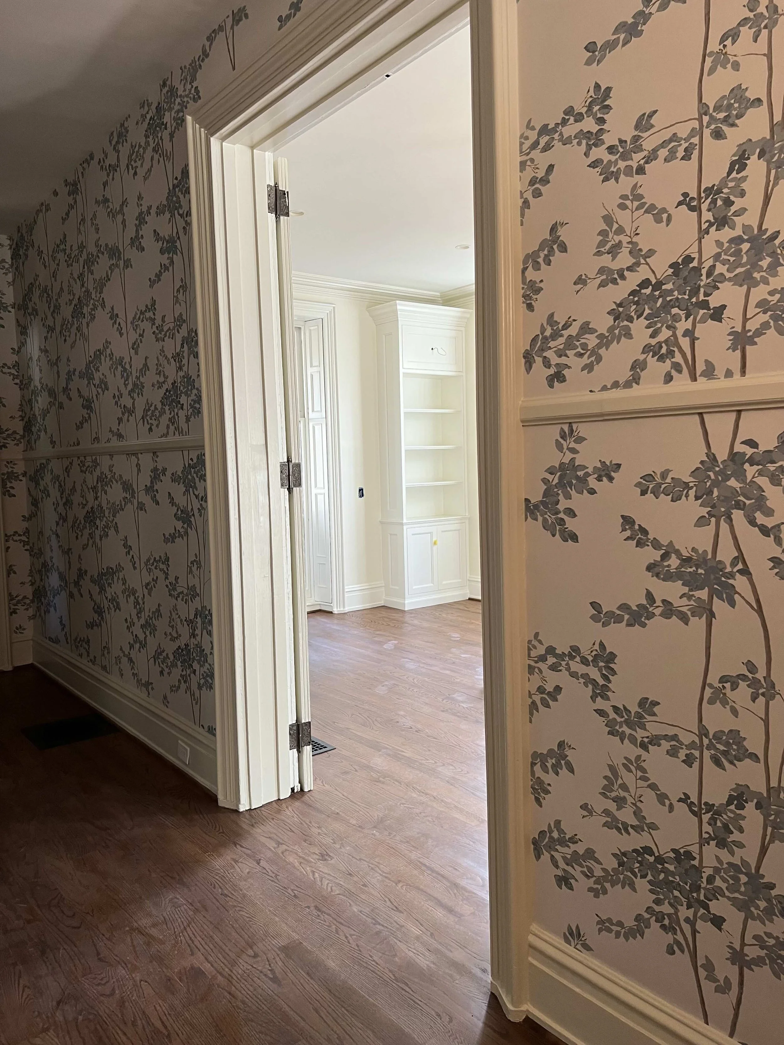 bleecker-hall-foyer-wallpaper-parlor-view.jpg
