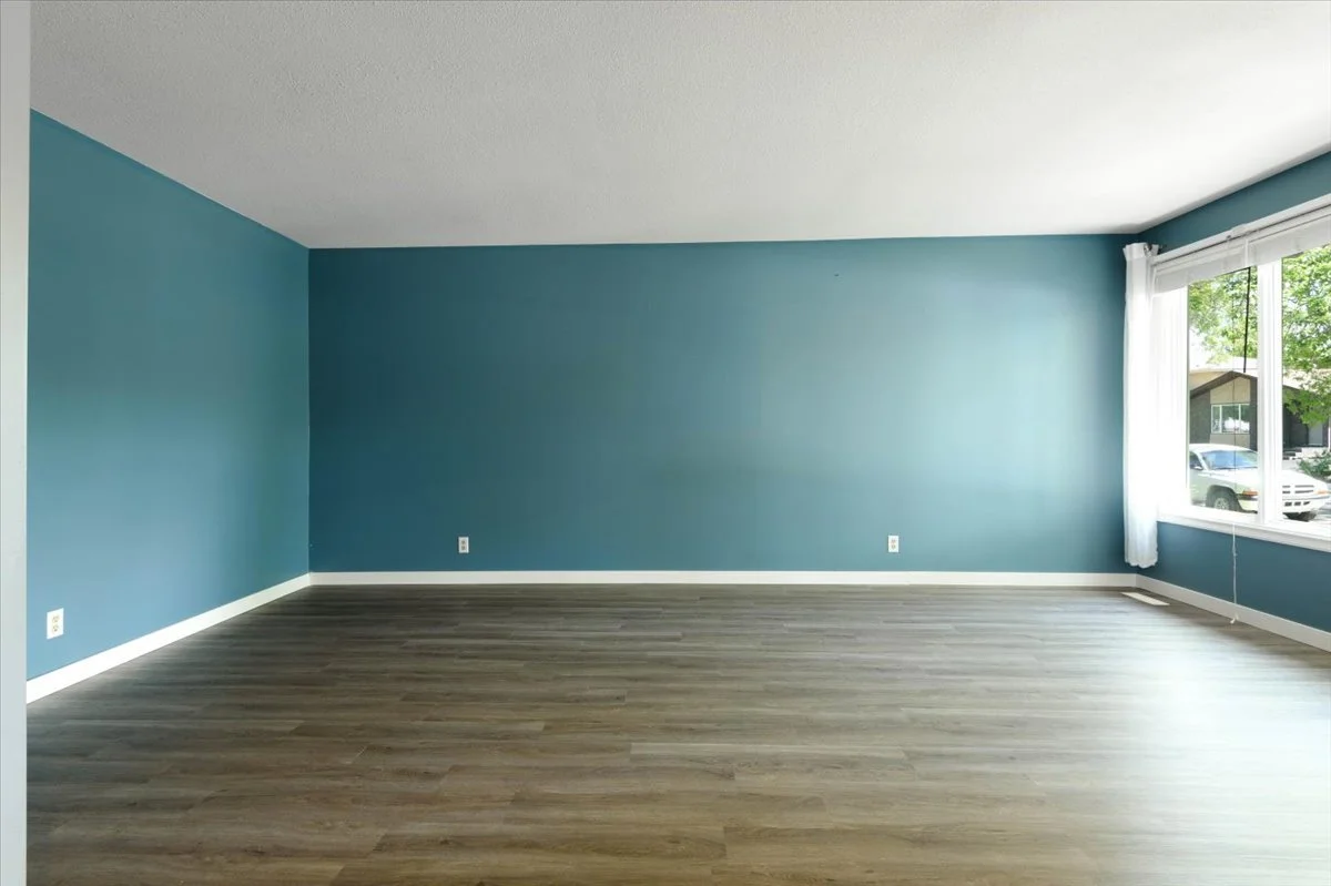 850 Samuels Crescent - 2.jpg