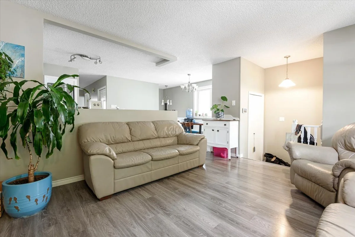 6523 Mawson Ave - 2.jpg