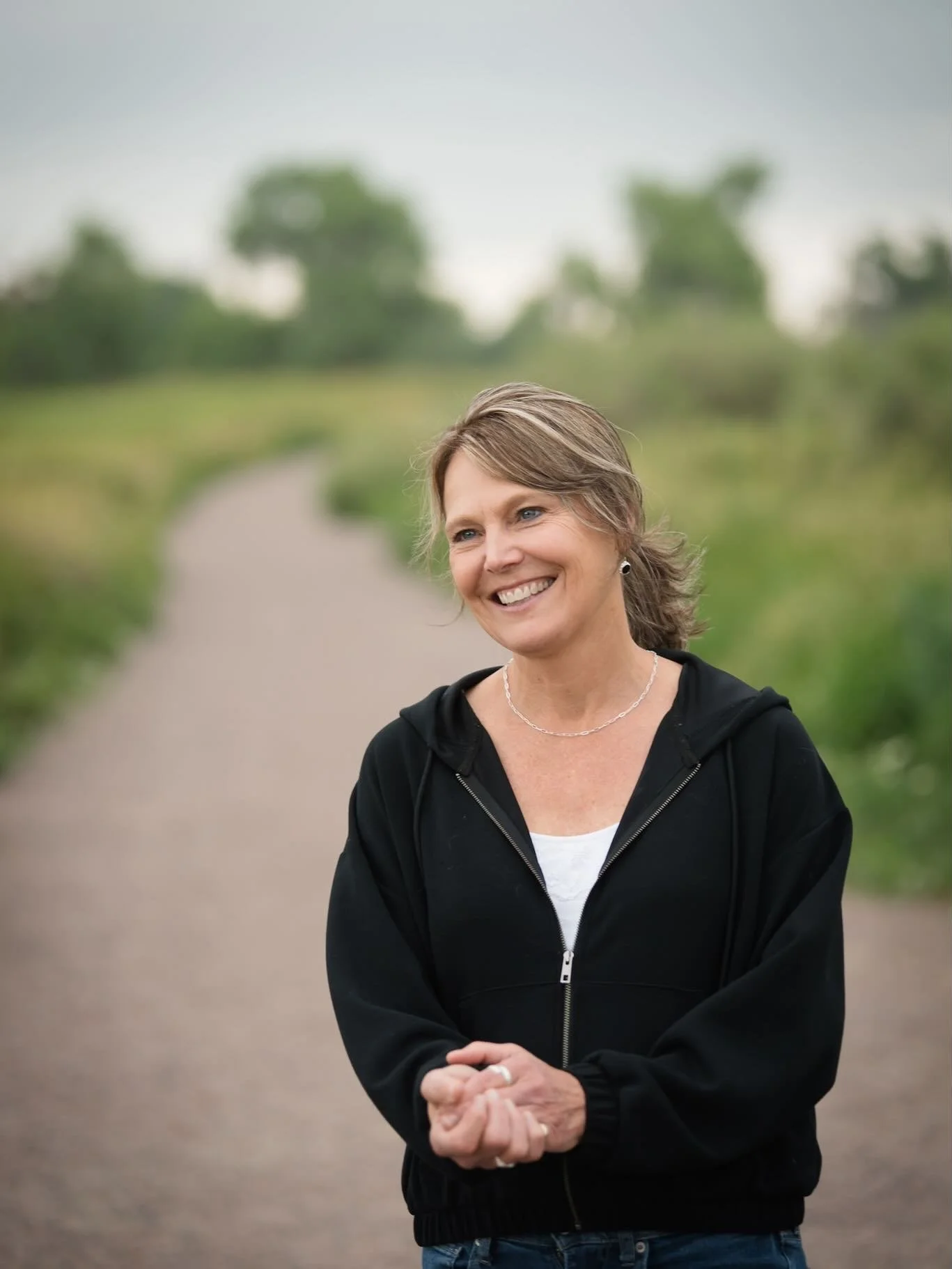 Stacey of @solitudepainrecovery is a quiet force. She&rsquo;s a Chronic Pain Coach and talented tennis coach to high school students. Her work is to heal others through pain reprocessing therapy. Her grace, patience, kindness and beauty showed up at 