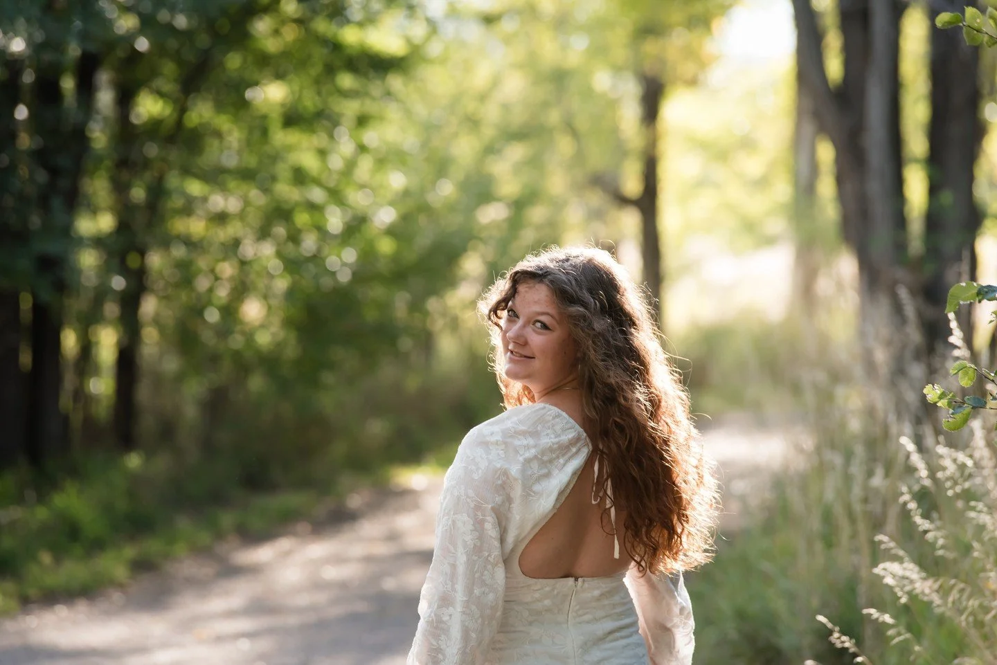 It is such a delight to photograph young women that are curious, bright and openhearted. I can't say enough wonderful things about this beautiful high school senior. She is indeed going places in life. ⁠
⁠
⁠
Class of 2026, North Vikings