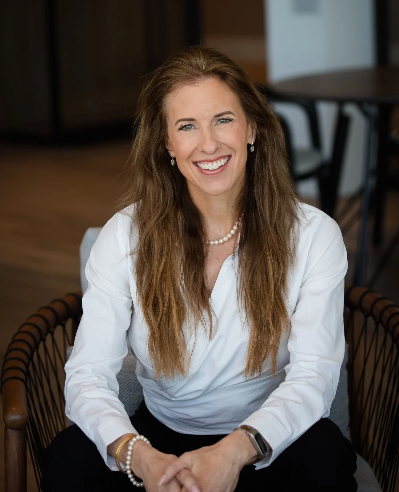 Pretty sunlight, a beautiful smile, and kindness can make someone's day. They make for a lovely photograph too.⁠
⁠
#denverportraitphotography #brandingphotos