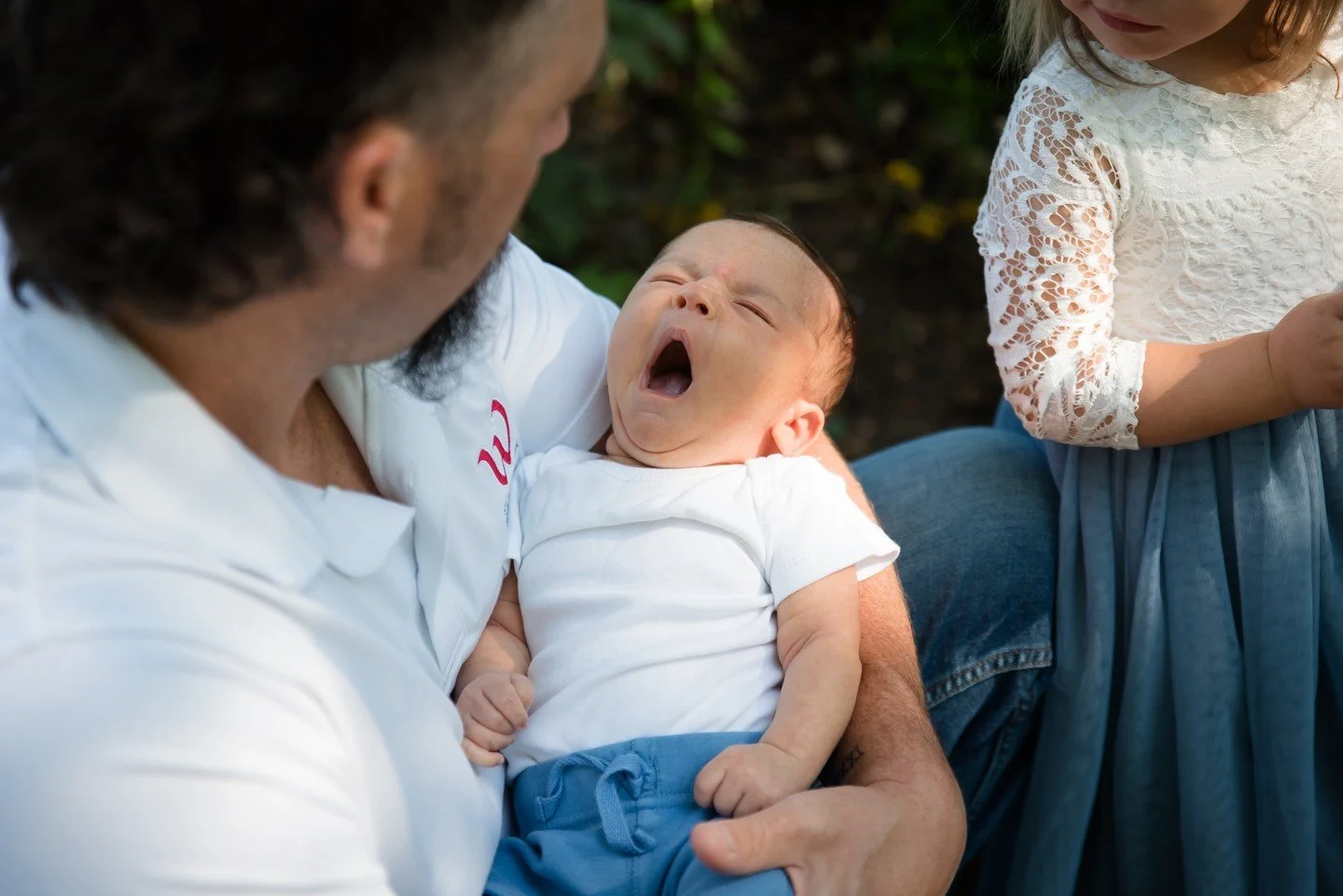 Baby yawns are the best and sweet moments with Dads are irresistible too. ⁠
⁠
#denverfamilyphotography #portraitphotography #denverfamilyphotos