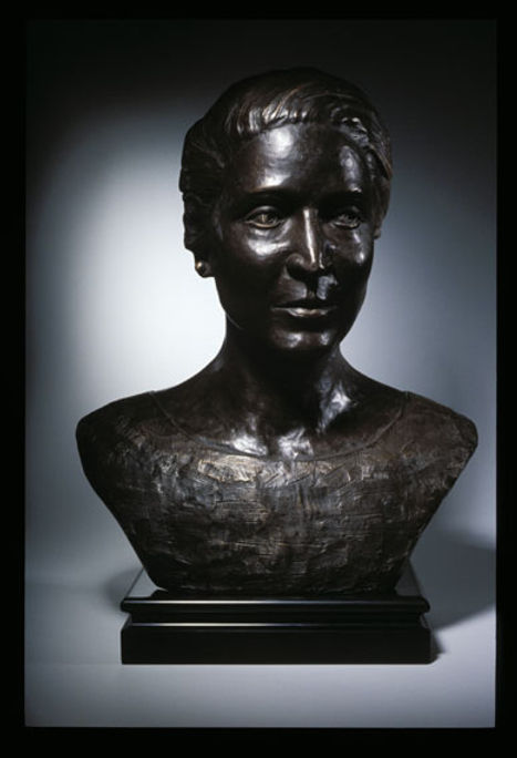 Mary Jane, bronze 57 × 49 x 31 cm