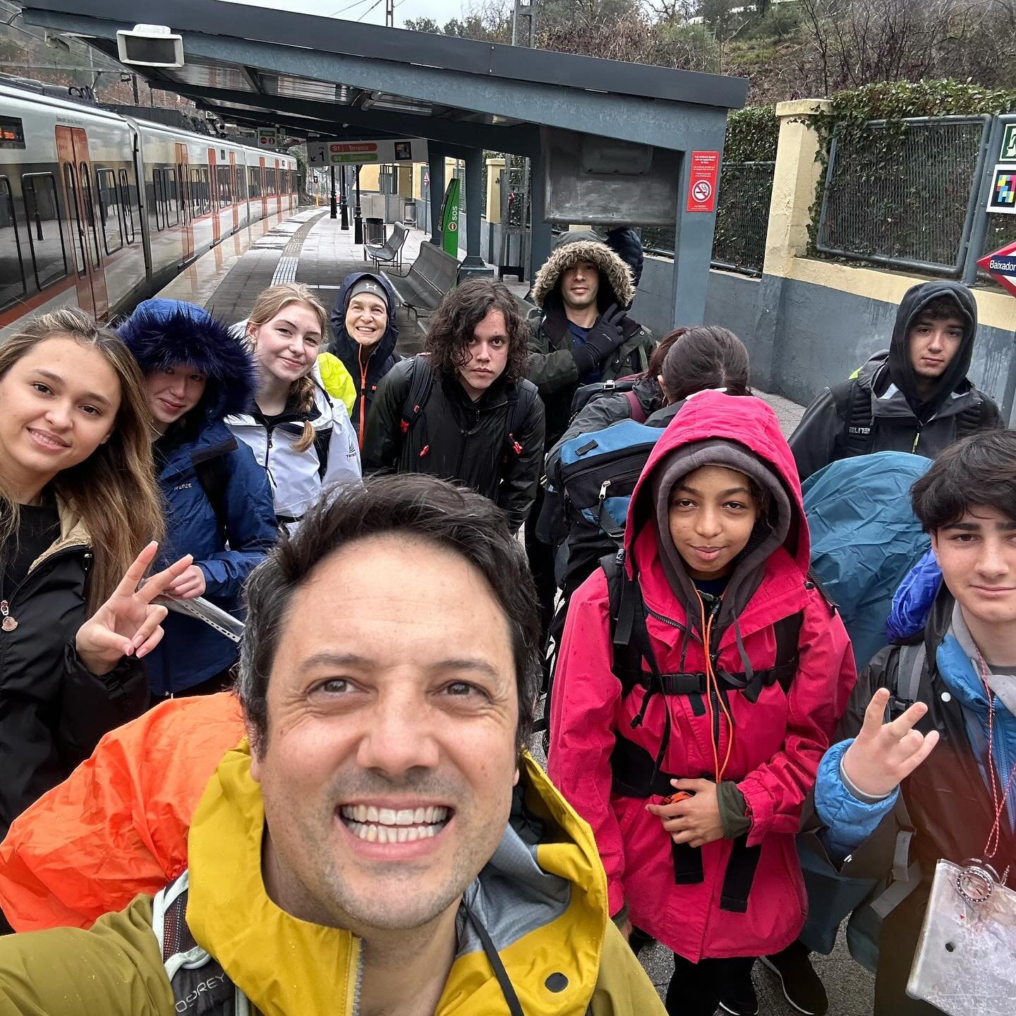 It was wet and wild ☔️ but the Bronze Award students did a great job on day 1 of their Duke of Edinburgh Practice Journey. They successfully navigated around Collserola and then cooked up some delicious food for dinner. Excellent teamwork and positiv