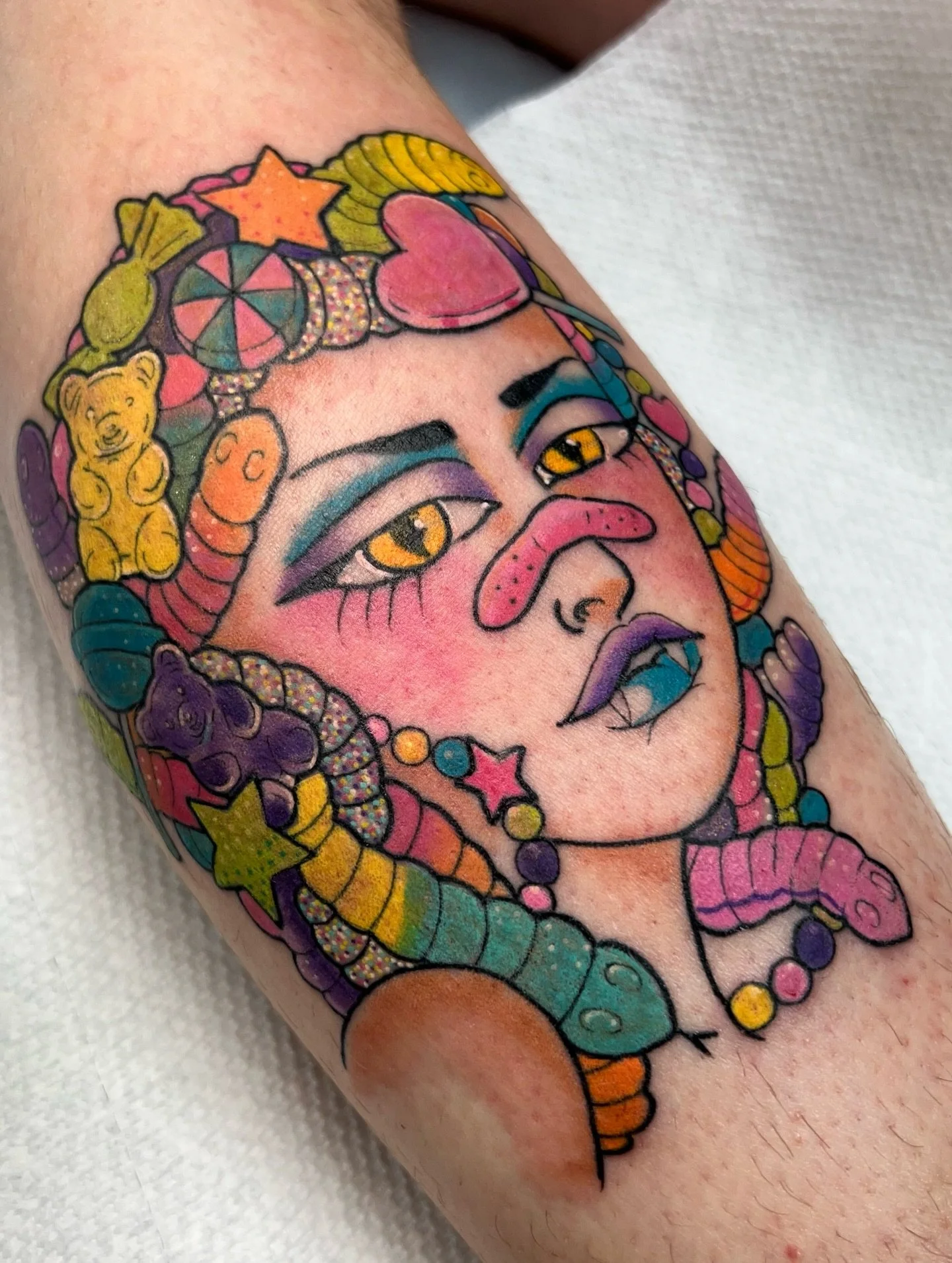 Healed lines fresh color 😊🙌🏽 gummy worm medusa! #medusatattoo #colorfultattoo #healedlines