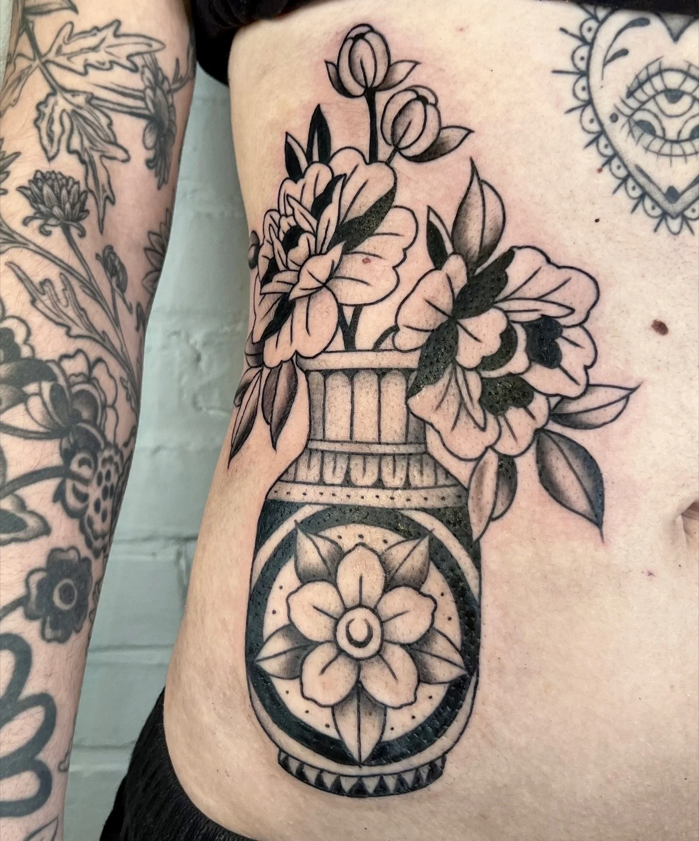 More tummy tattoos please!! Okay so when I say my client sat like a ROCK! All in one sitting. You guys amaze me!