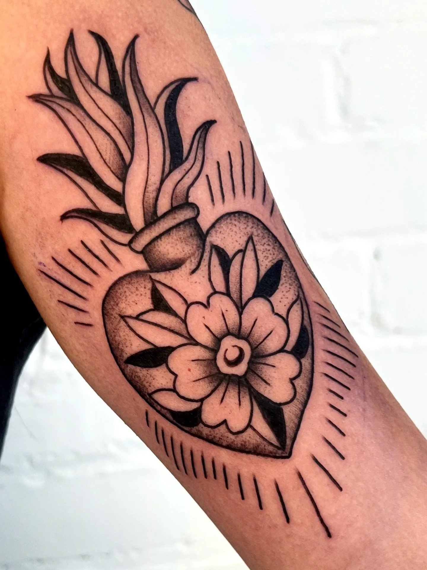 Some tattoo flash and customs!!! 😊🙌🏽😊🙌🏽😊 Thanks for looking!