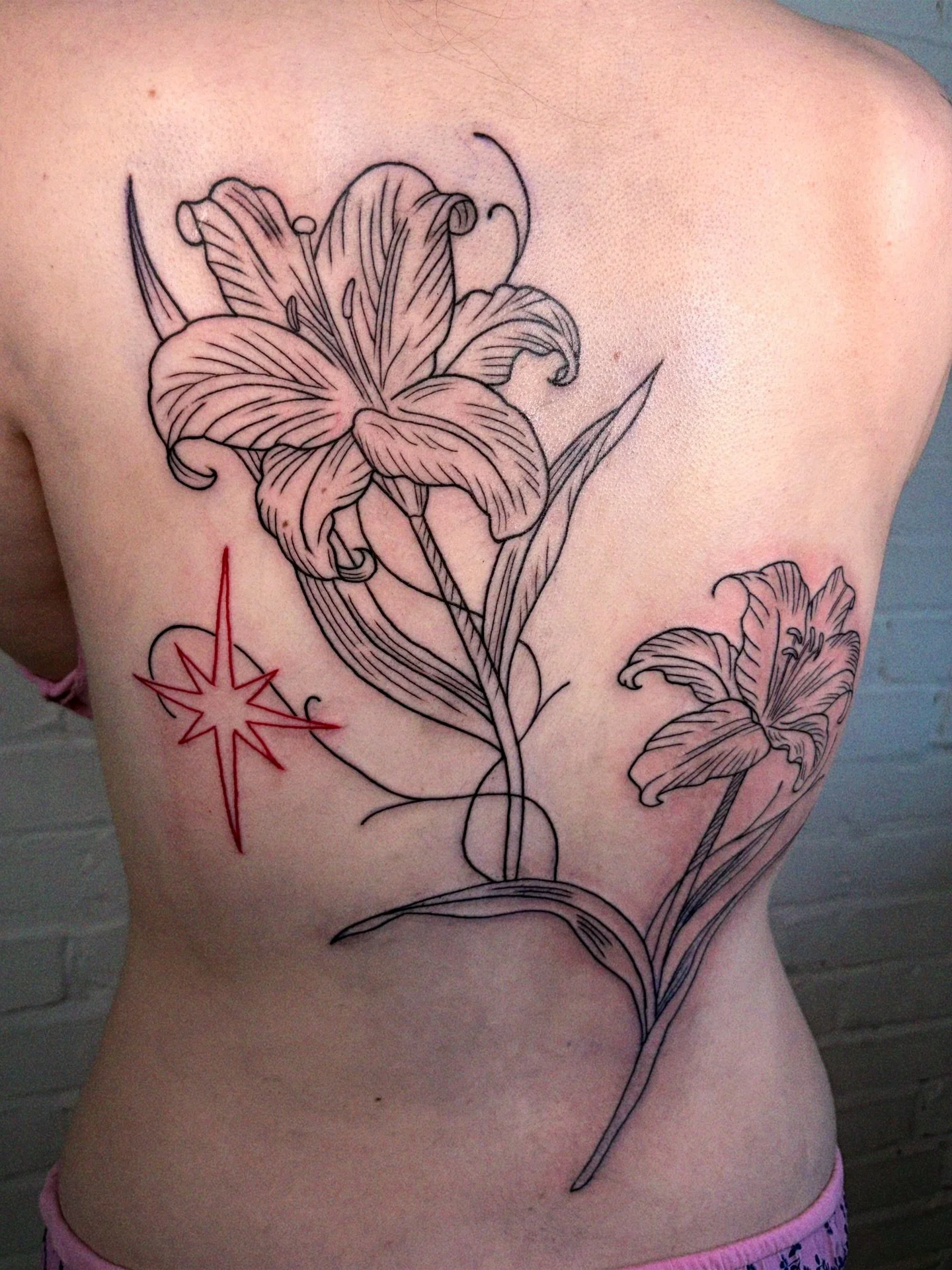Floral back tattoo for Anysa! Would love to do more back celestial pieces 😊🙌🏽