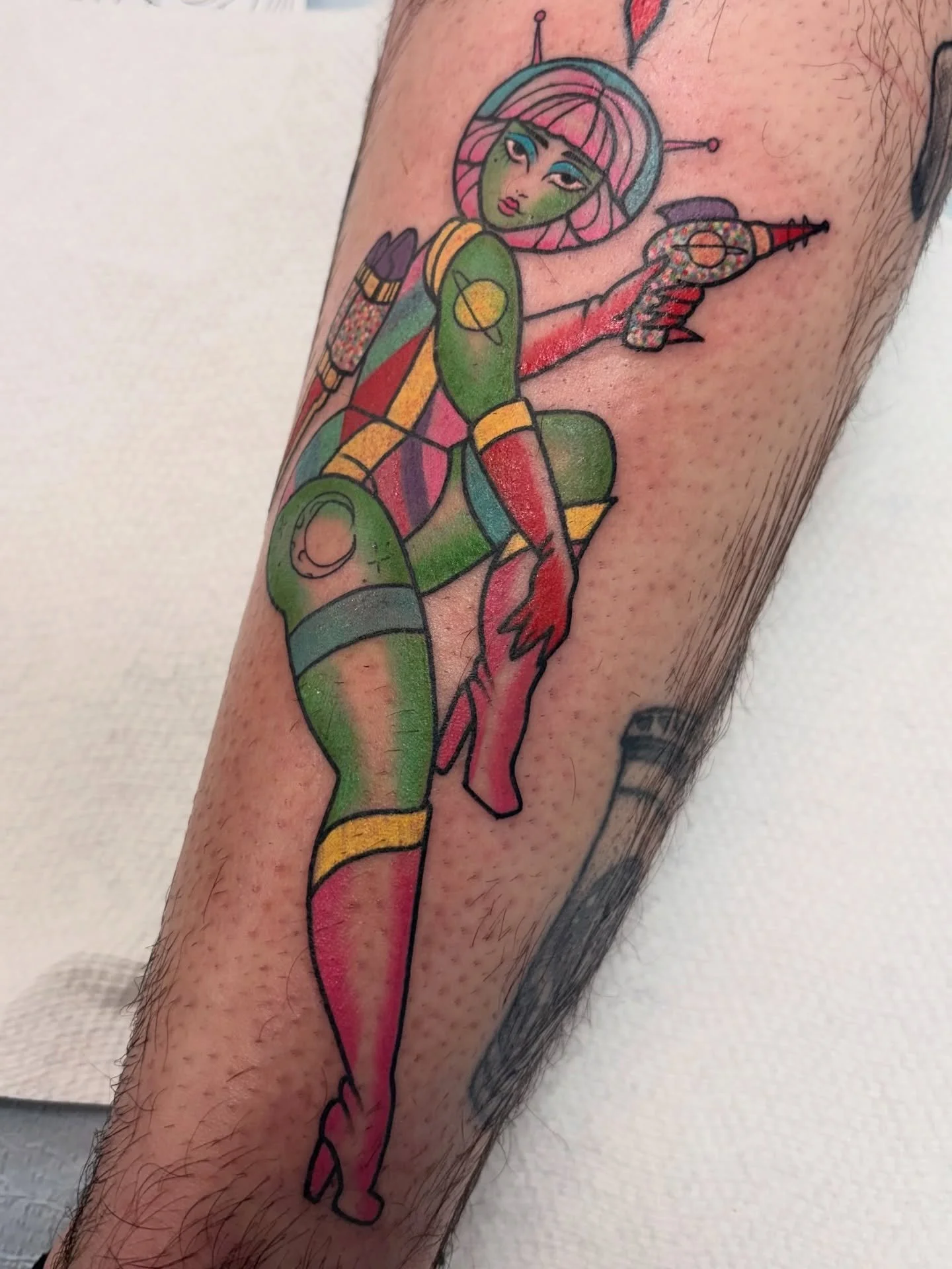Space girl pinup from my flash! Always down to do a pin up tattoo 😊🙌🏽